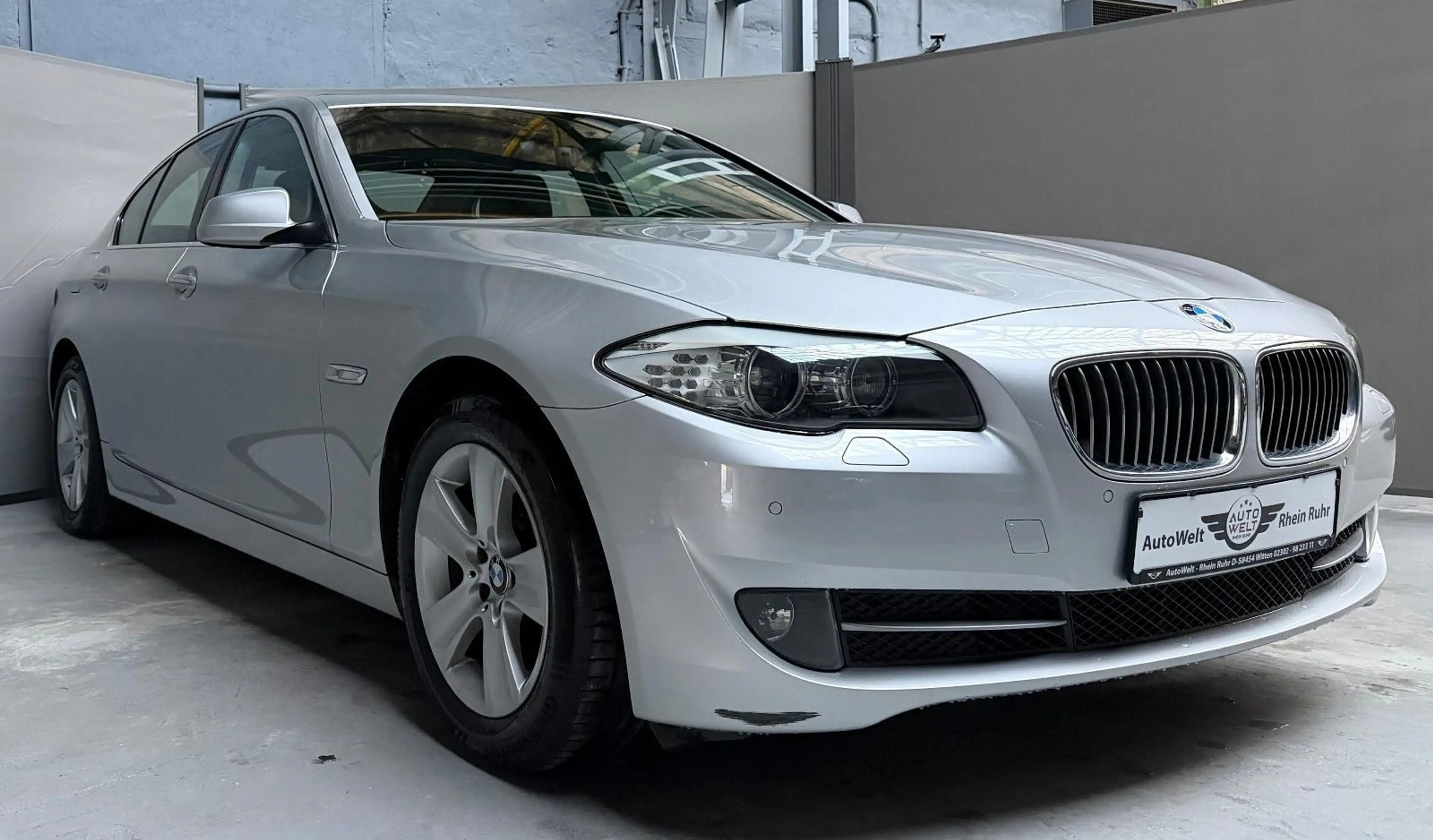 BMW 528 i 530i Leder Xenon SSD Komfortzugang Scheckhf — photo 2