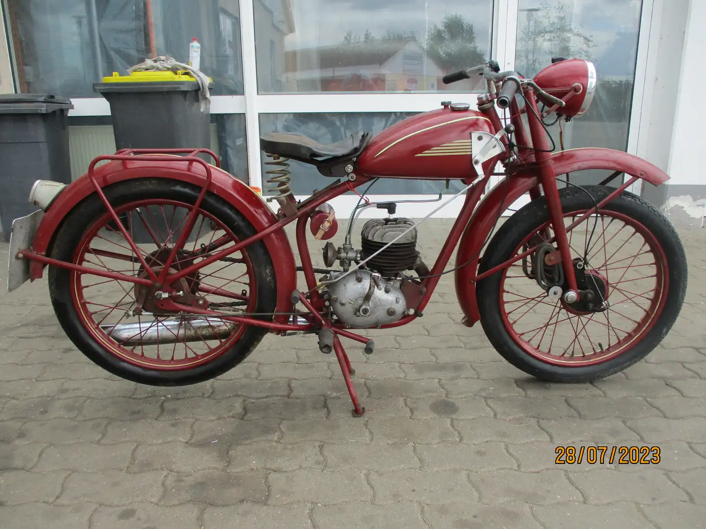 Husqvarna Modell 27 Czerwony - 1