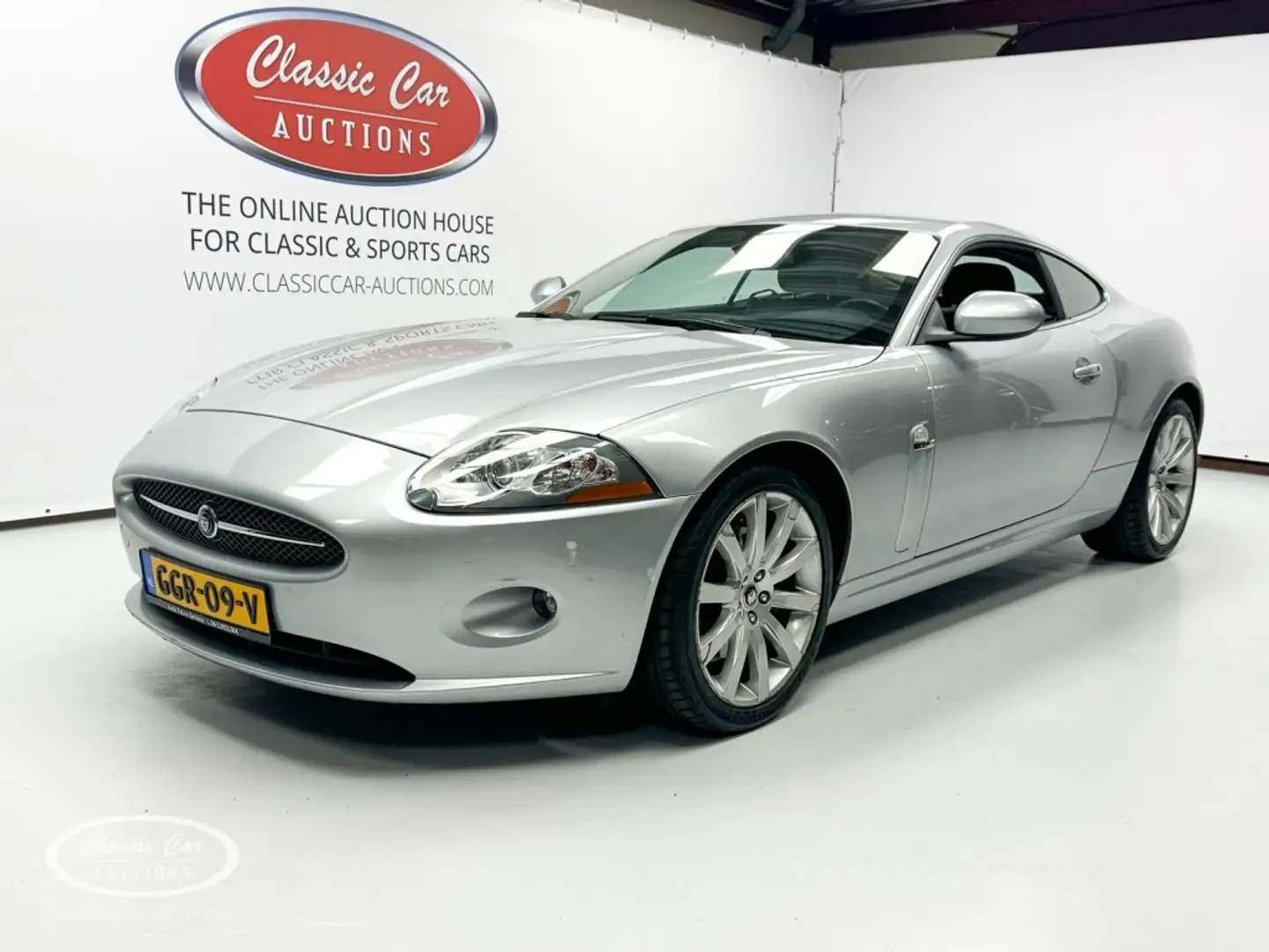 Jaguar XK 4.2 - 80434 Km  - ONLINE AUCTION Gris - 1
