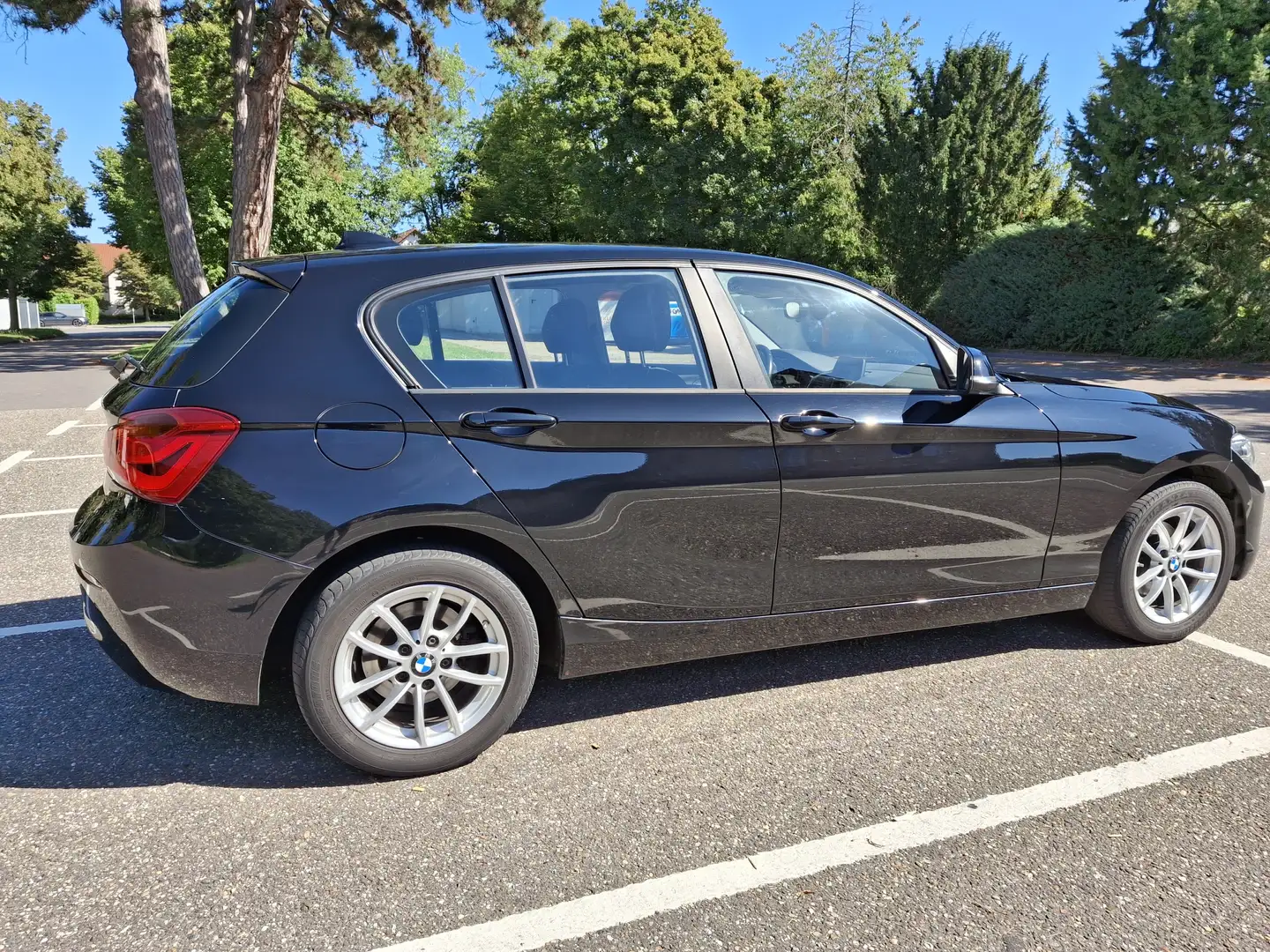 BMW 118 118d Schwarz - 2
