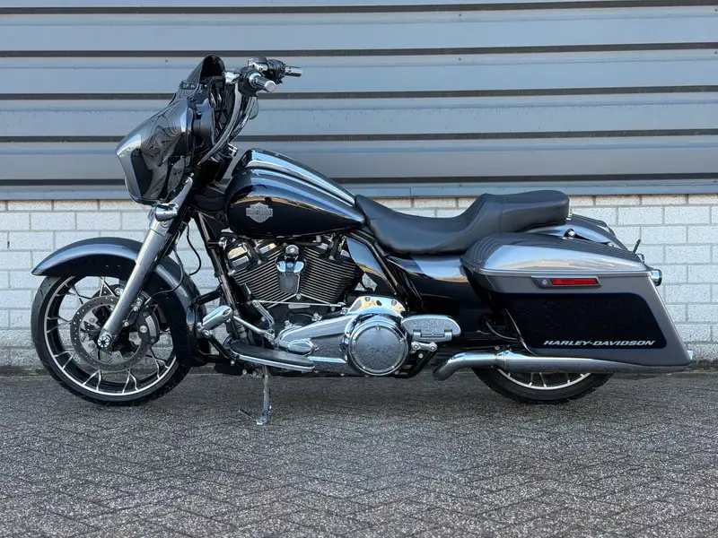 Harley-Davidson Street Glide - foto 3