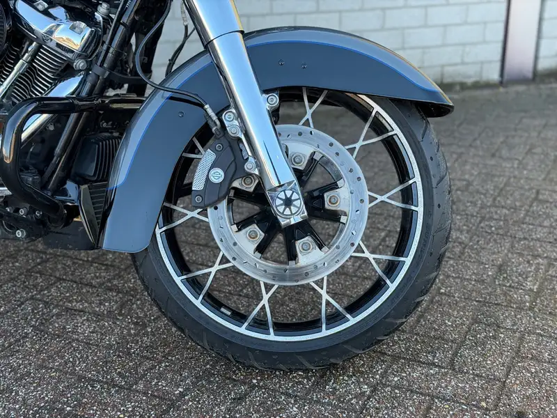 Harley-Davidson Street Glide - foto 8