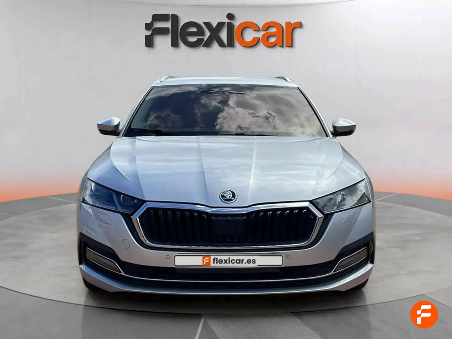 Skoda Octavia Combi 2.0TDI Style DSG 110kW Gris - 2