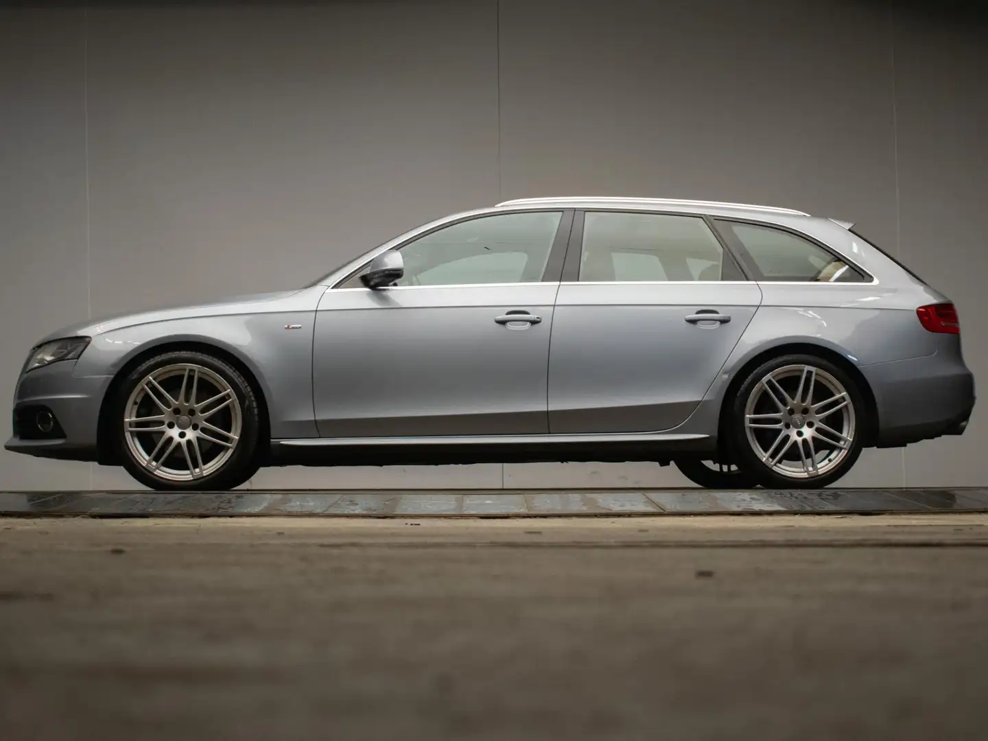 Audi A4 Avant 2.0 TFSI 2X S-Line (NAVI,CLIMATE,CRUISE,PDC, Grijs - 1