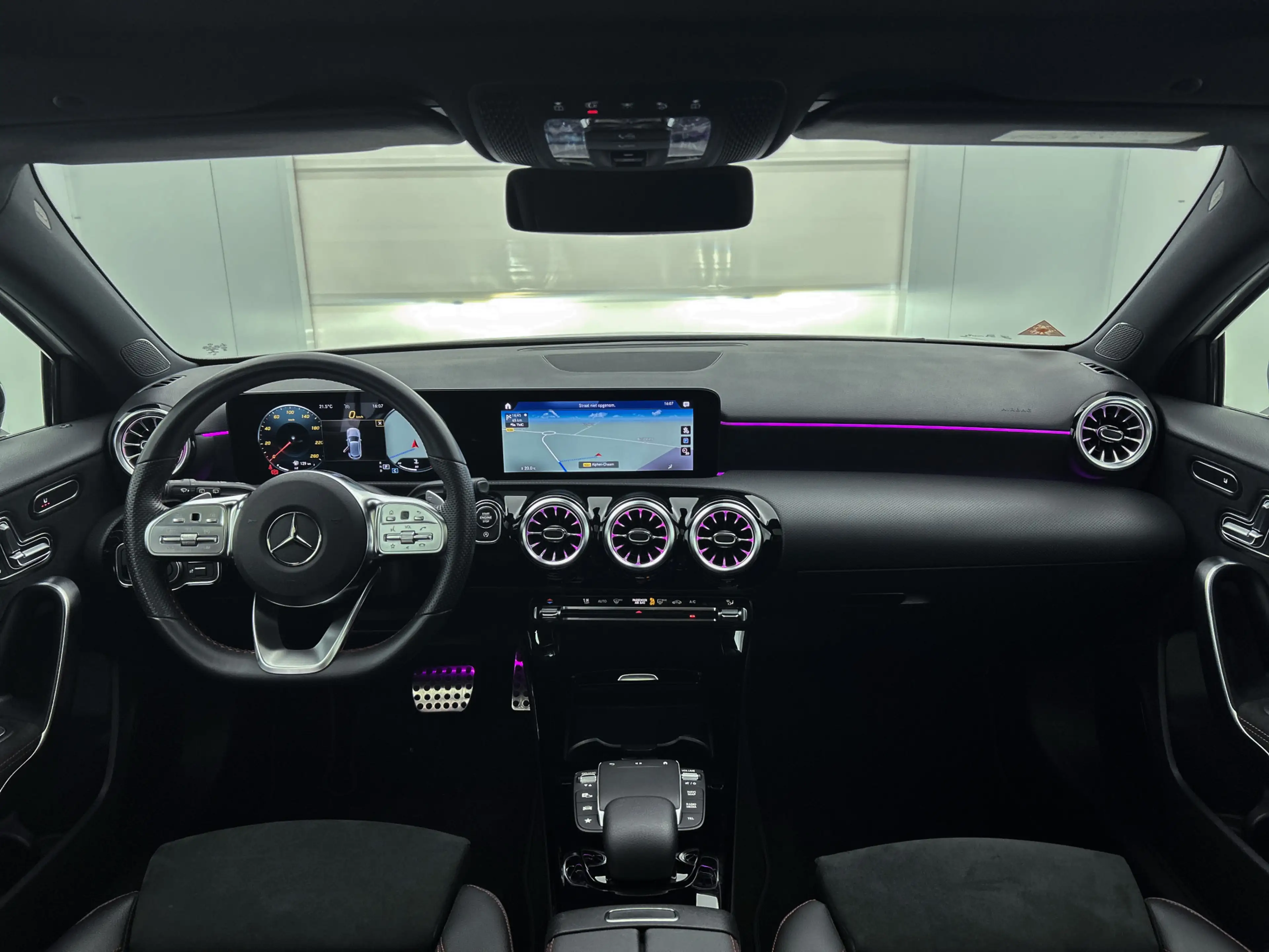 Mercedes-Benz A 180 Premium Plus  Panoramadak | elct. bedienbare voor — photo 4