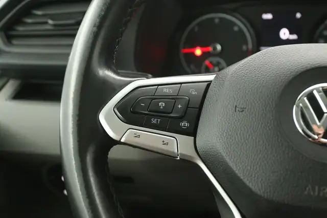 Volkswagen Transporter view 15