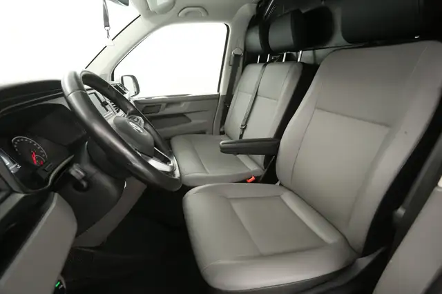 Volkswagen Transporter view 10