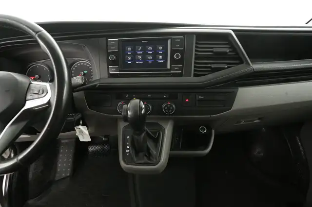 Volkswagen Transporter view 12