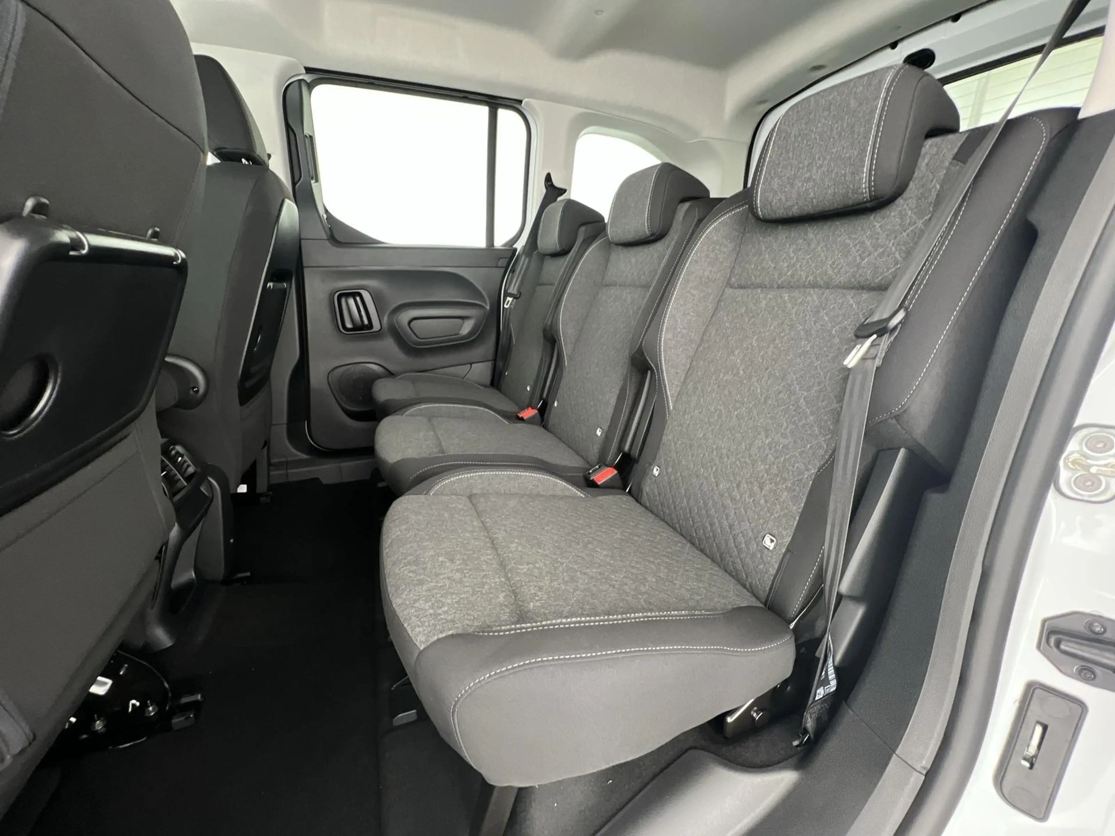 Opel Combo Life Edition 1.5D*SHZ*NAVI*RFK*uvm — photo 9