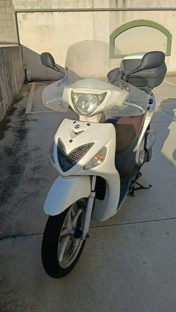 Suzuki Sixteen 150 Wit - 1