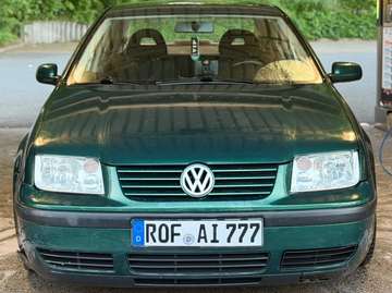 Bora Variant 1.6 Trendline