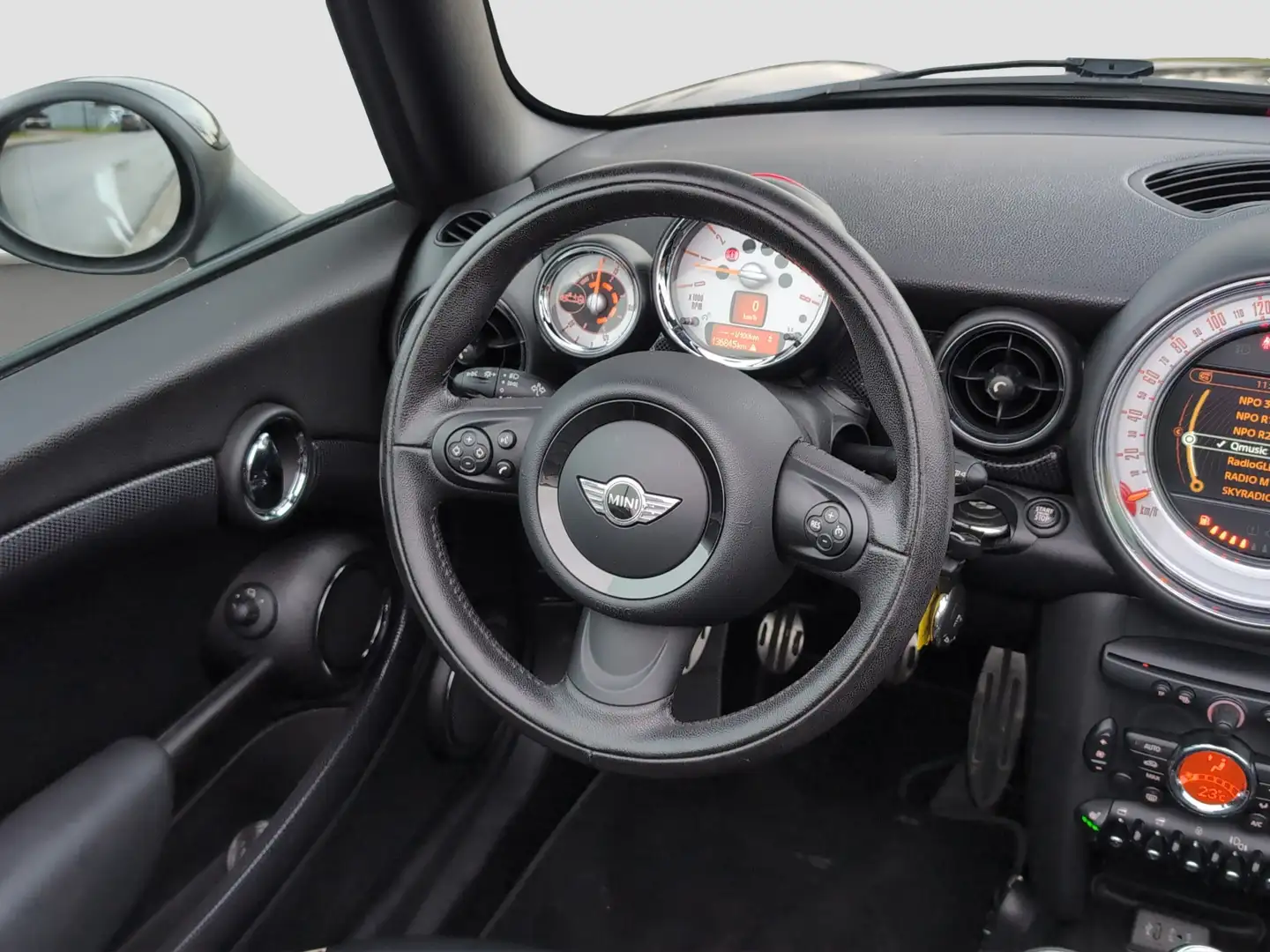 MINI Cooper S Cabrio 1.6 Chili | Stoelverwarming | Navigatie | Cruise C Schwarz - 2