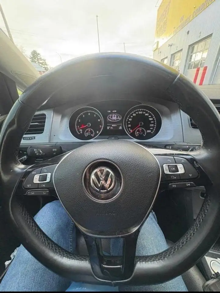 Volkswagen Golf снимка Volkswagen Golf