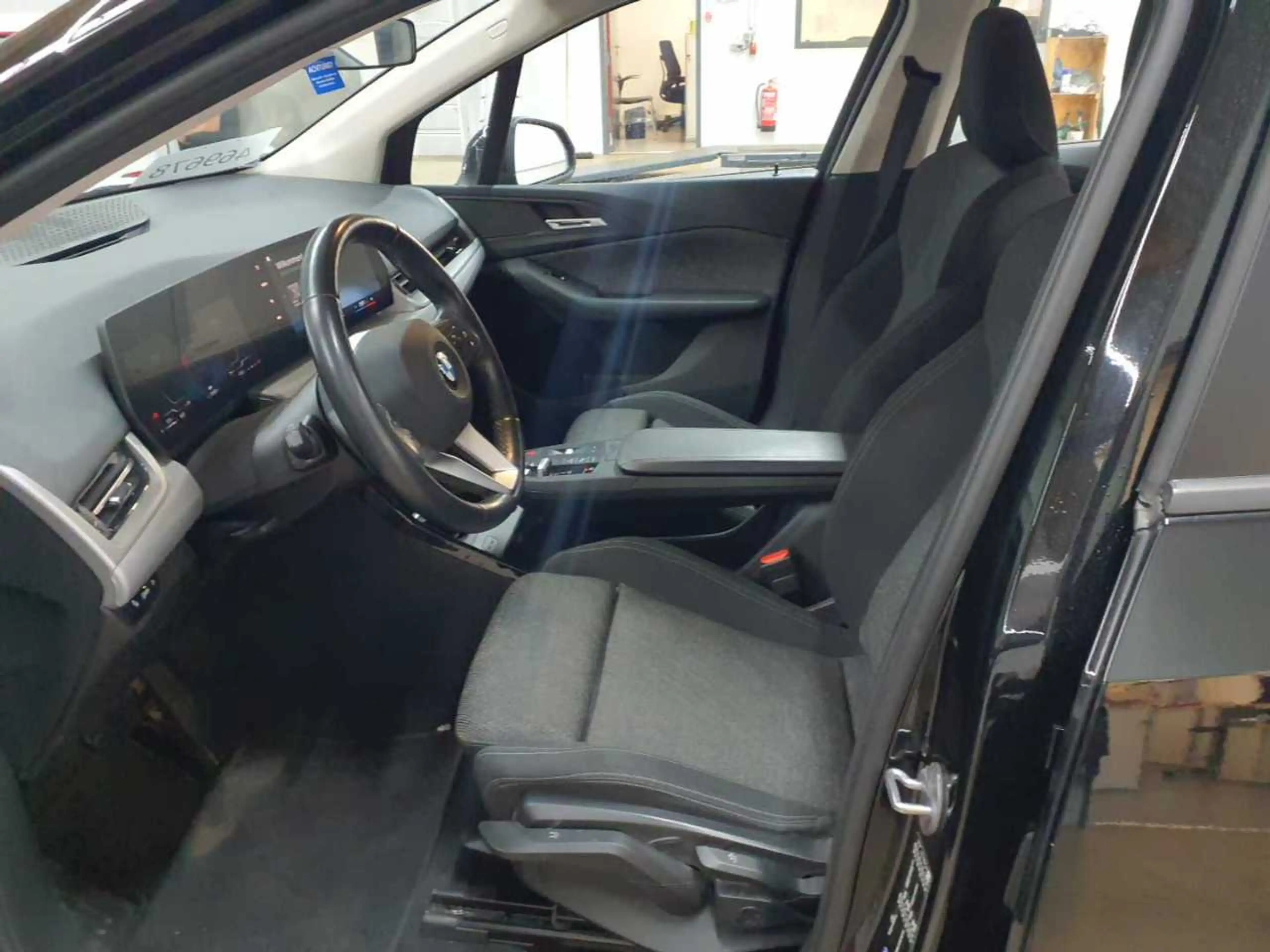 BMW 223 223i Active Tourer Aut. Navi SHZ LED AHK — photo 3