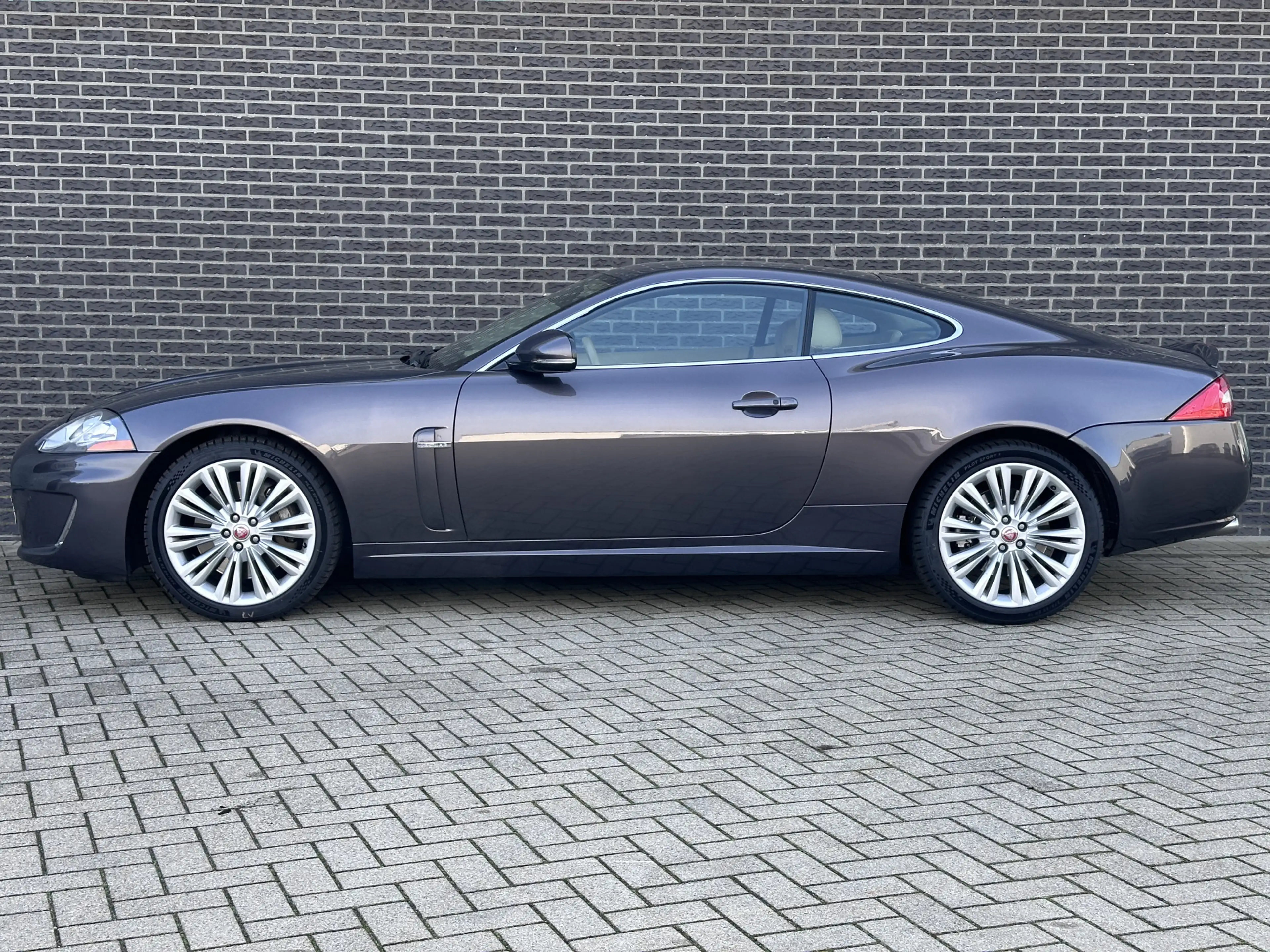 Jaguar XK 5.0 V8 Coupé Portfolio | Bowers & Wilkins | Premiu — photo 18