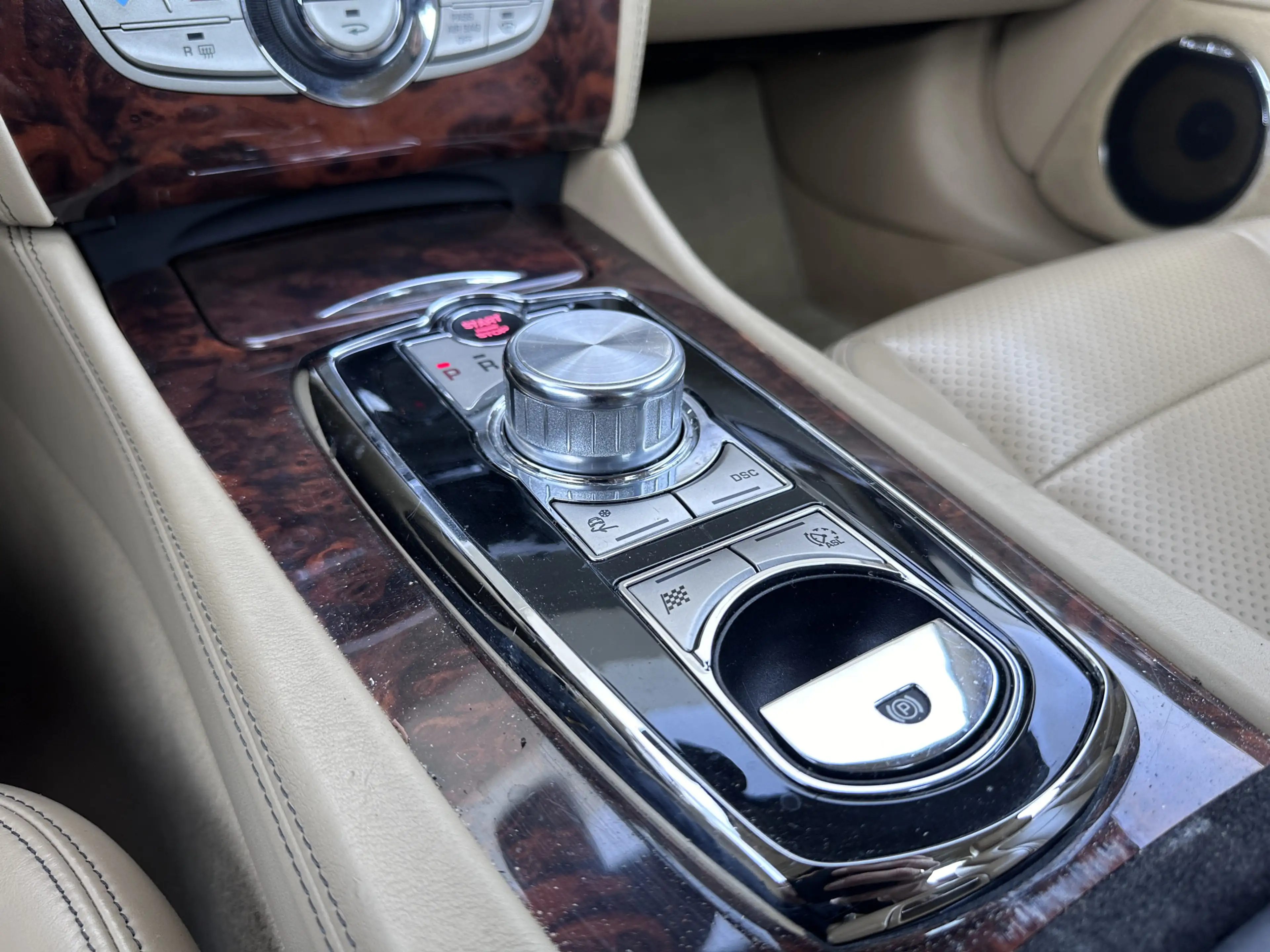 Jaguar XK 5.0 V8 Coupé Portfolio | Bowers & Wilkins | Premiu — photo 27