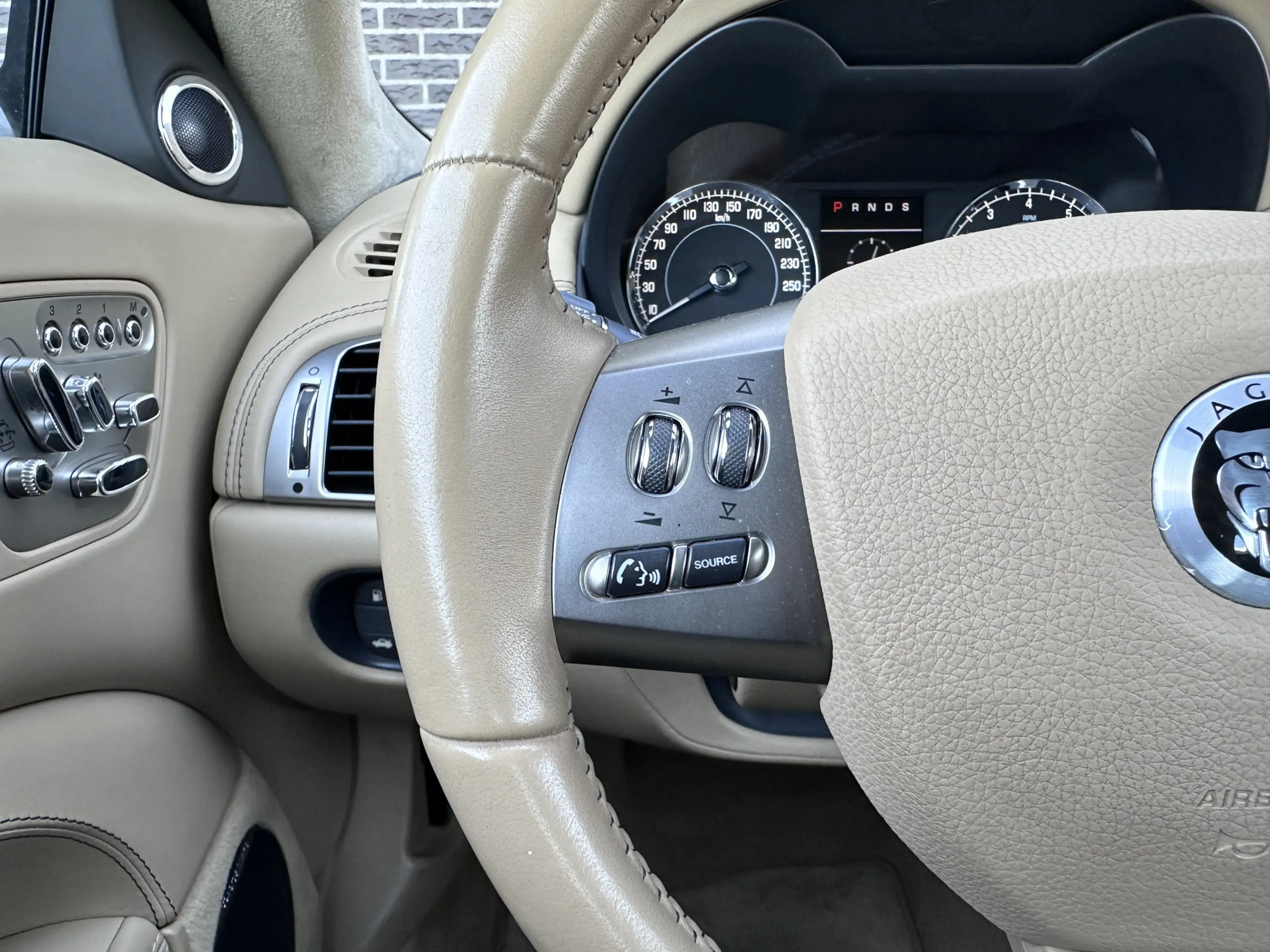 Jaguar XK 5.0 V8 Coupé Portfolio | Bowers & Wilkins | Premiu — photo 32