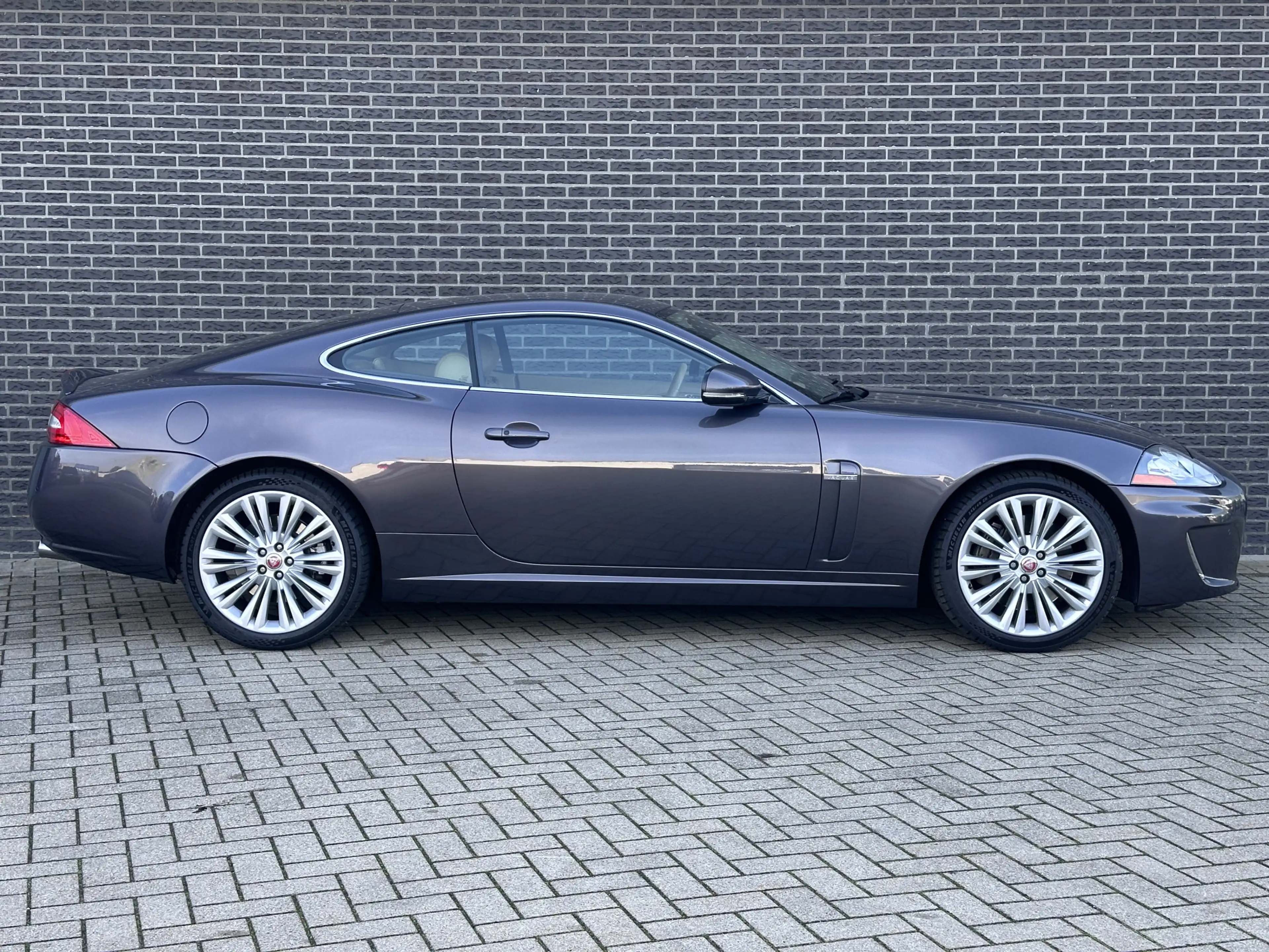 Jaguar XK 5.0 V8 Coupé Portfolio | Bowers & Wilkins | Premiu — photo 17