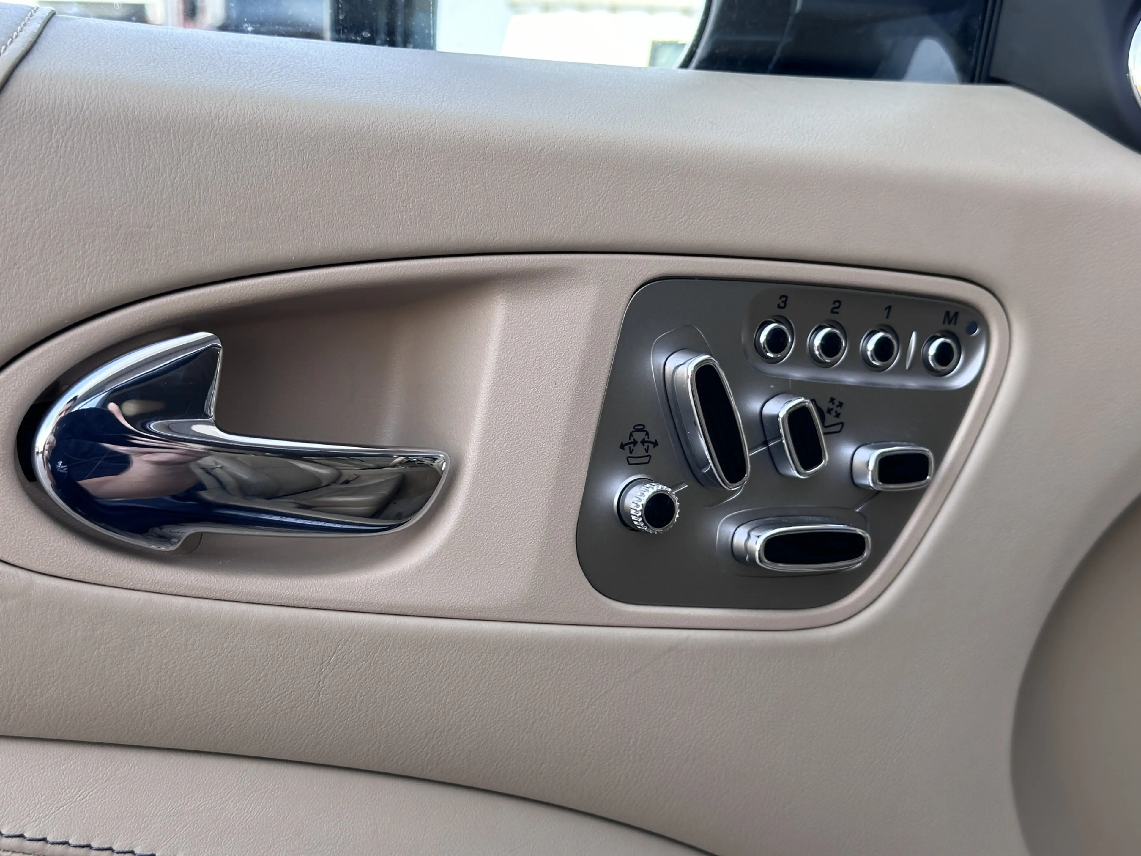Jaguar XK 5.0 V8 Coupé Portfolio | Bowers & Wilkins | Premiu — photo 23