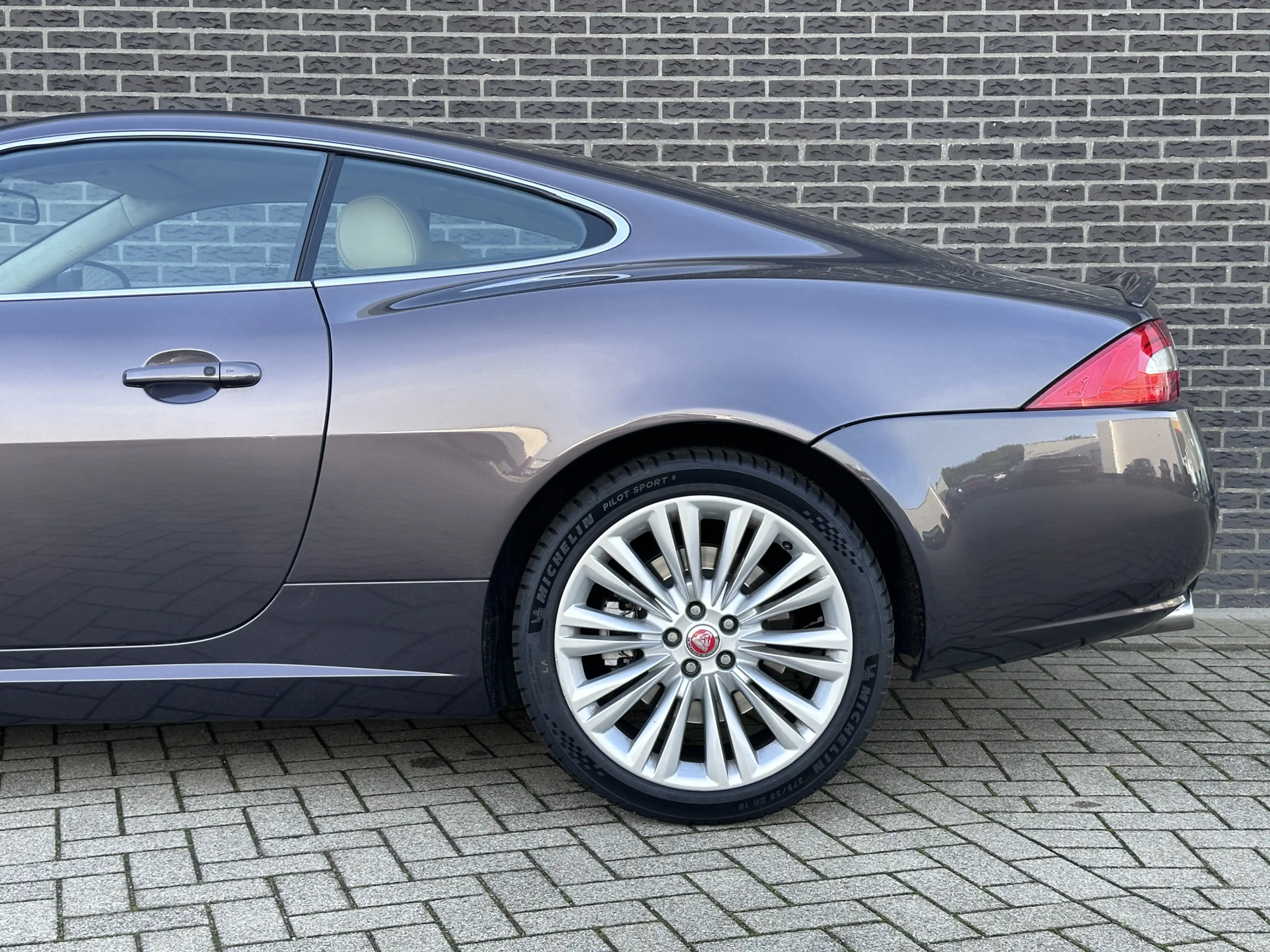 Jaguar XK 5.0 V8 Coupé Portfolio | Bowers & Wilkins | Premiu — photo 8