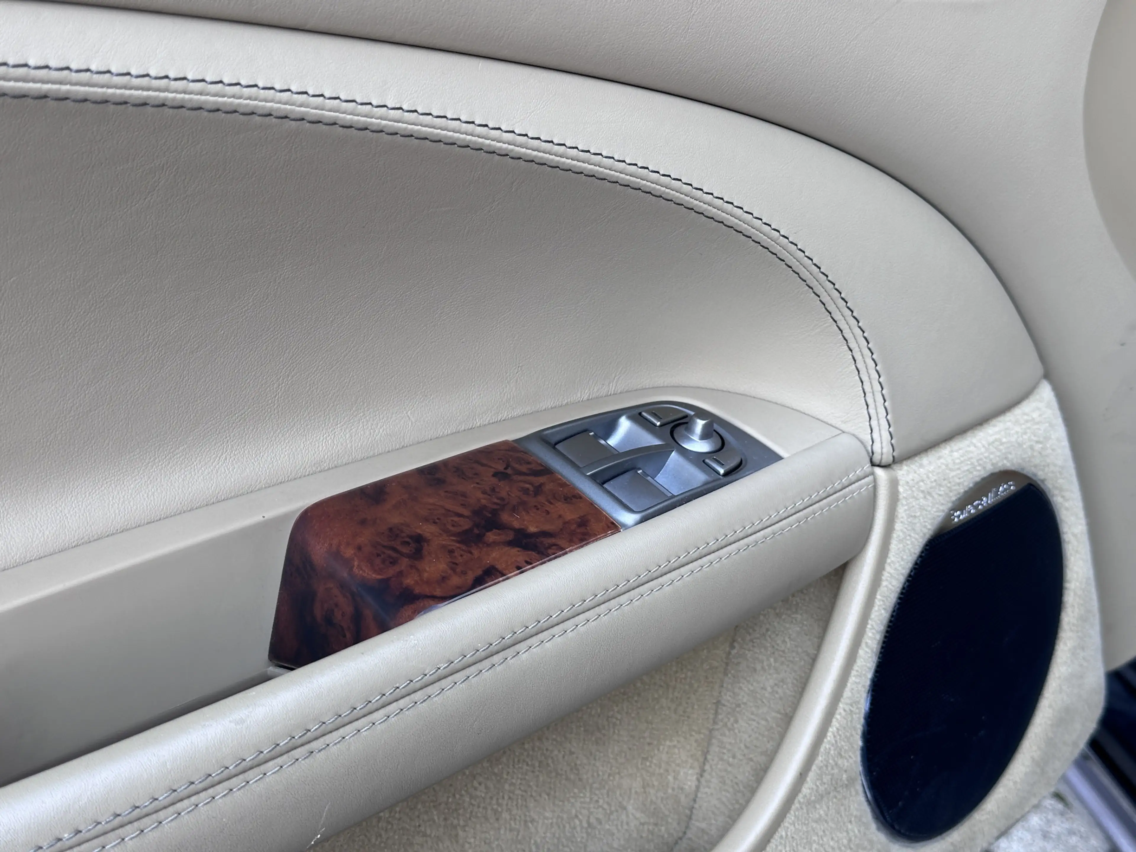 Jaguar XK 5.0 V8 Coupé Portfolio | Bowers & Wilkins | Premiu — photo 24