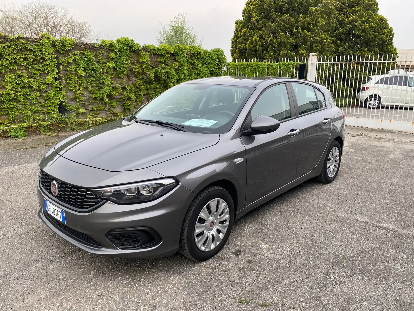 Fiat Tipo Tipo 5p 1.6 mjt Easy s Gris - 2