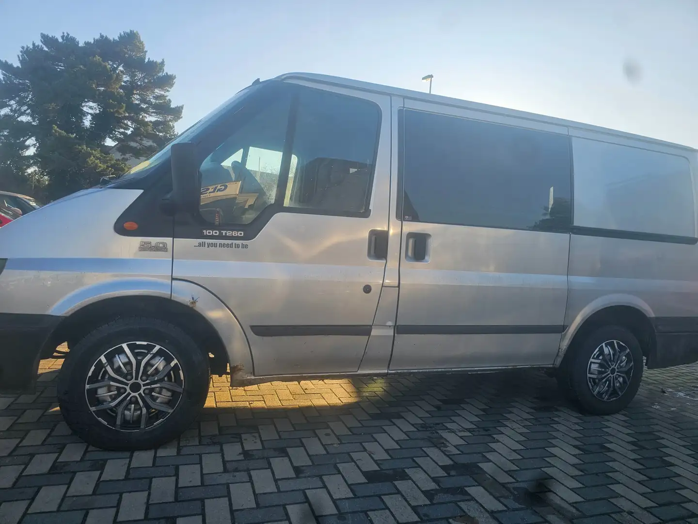 Ford Transit 2.0 Diesel Silber - 1