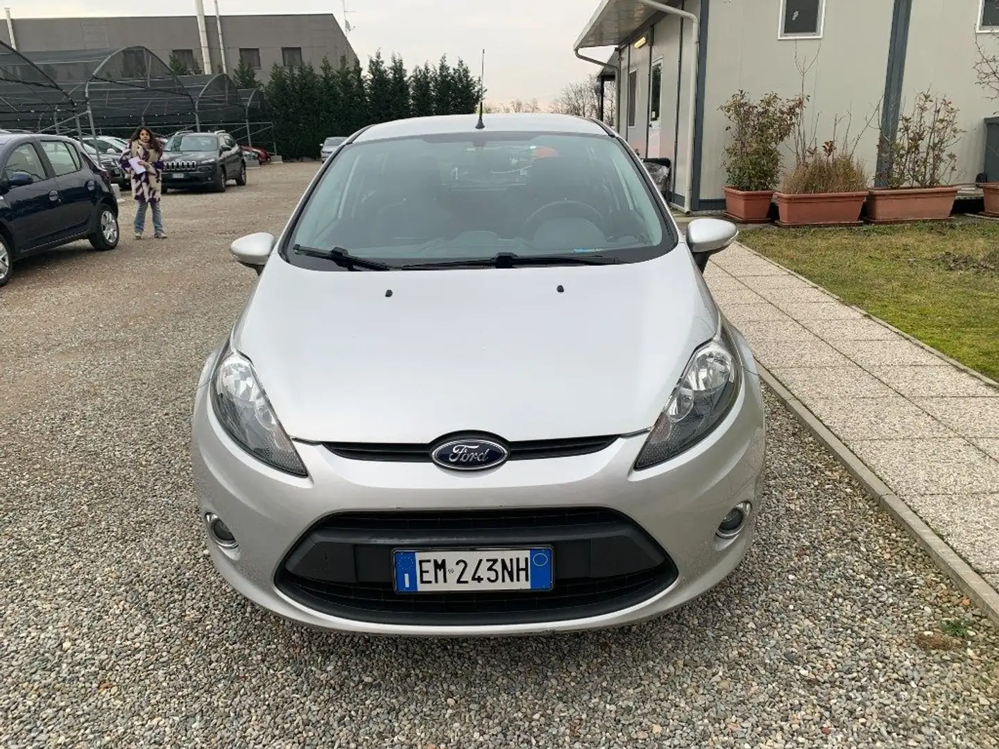 Ford Fiesta 1.4 TDCi 70CV 5 porte Titanium Grigio - 2