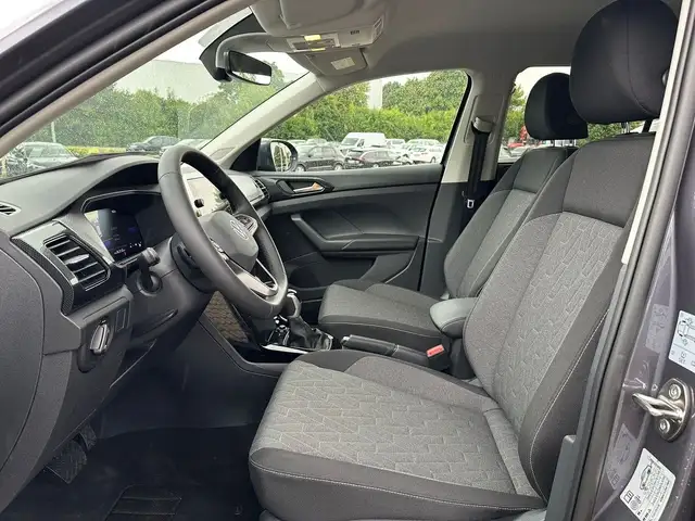 Volkswagen T-Cross view 8