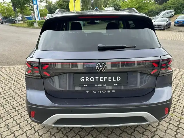 Volkswagen T-Cross view 4