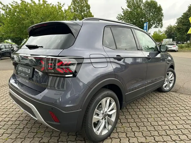 Volkswagen T-Cross view 3