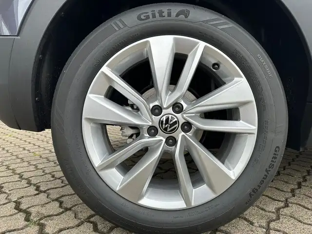 Volkswagen T-Cross view 5