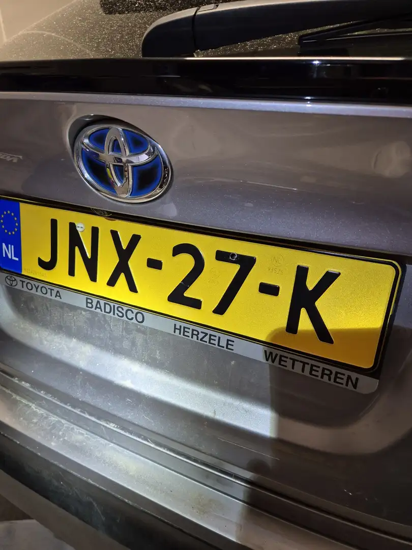 Toyota C-HR 1.8 Hybrid First Edition Grijs - 1