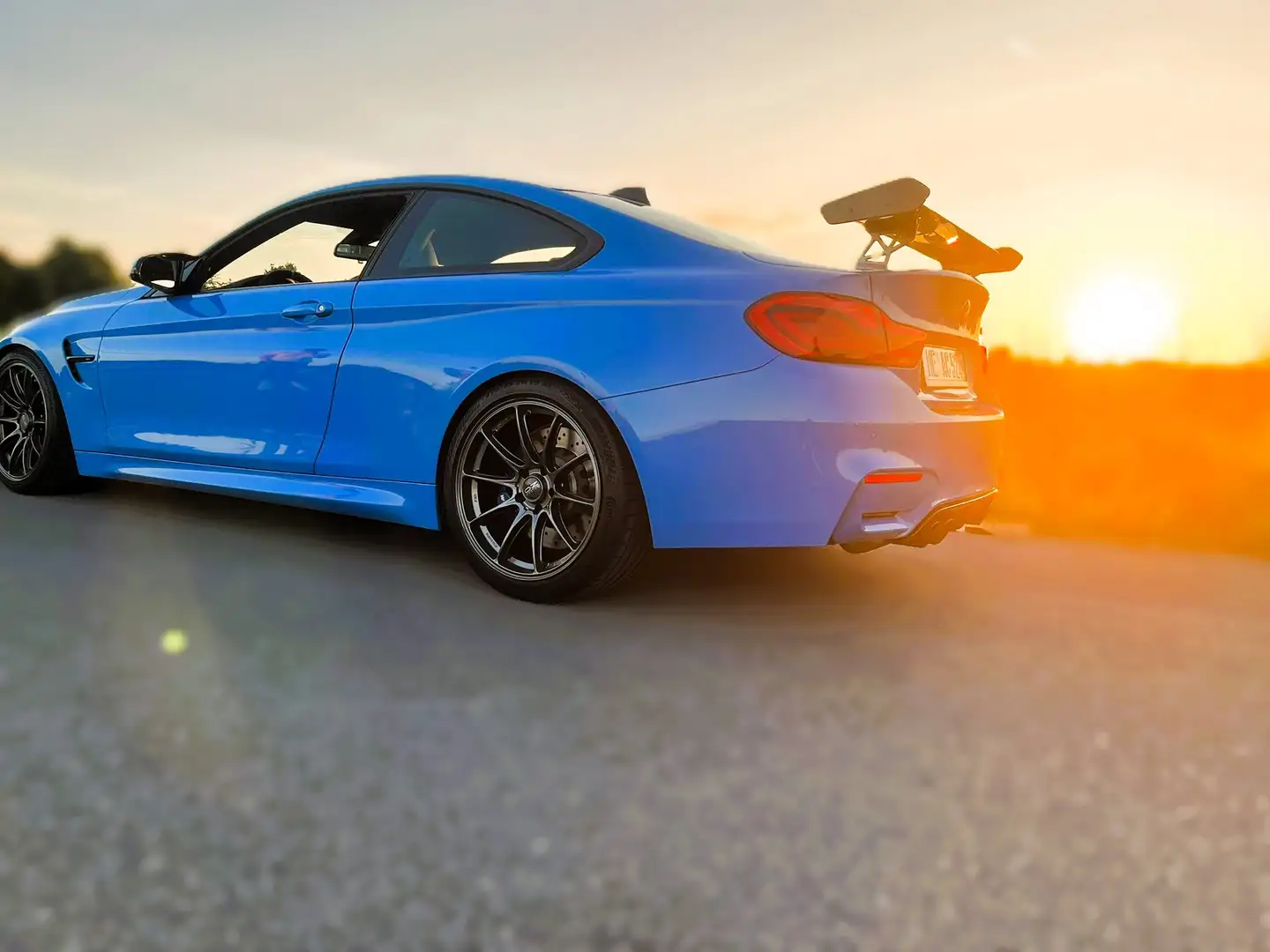 BMW M4 M4 Coupe DKG Competition Blau - 2