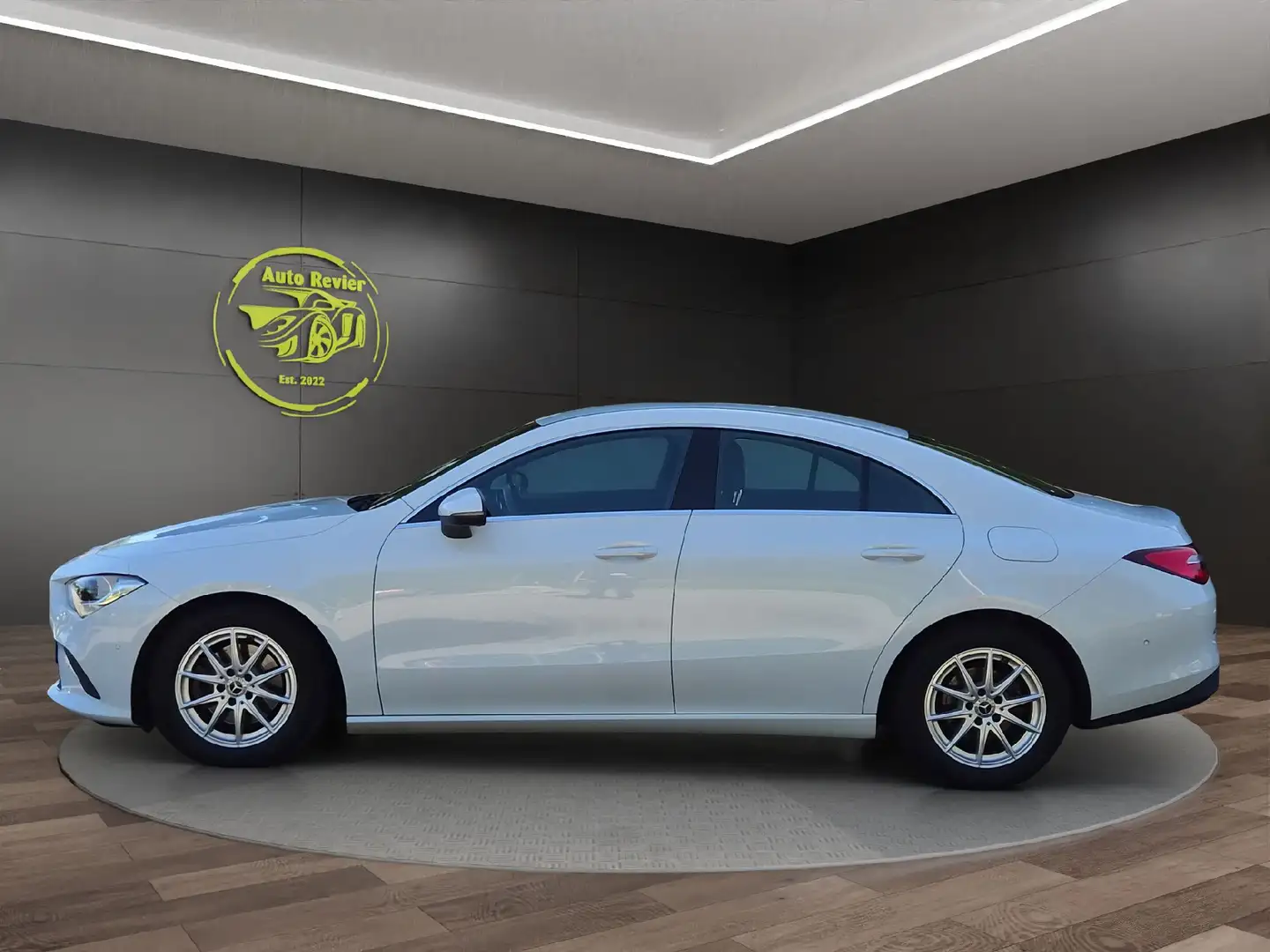 Mercedes-Benz CLA 180 d **inkl AHK** Weiß - 2