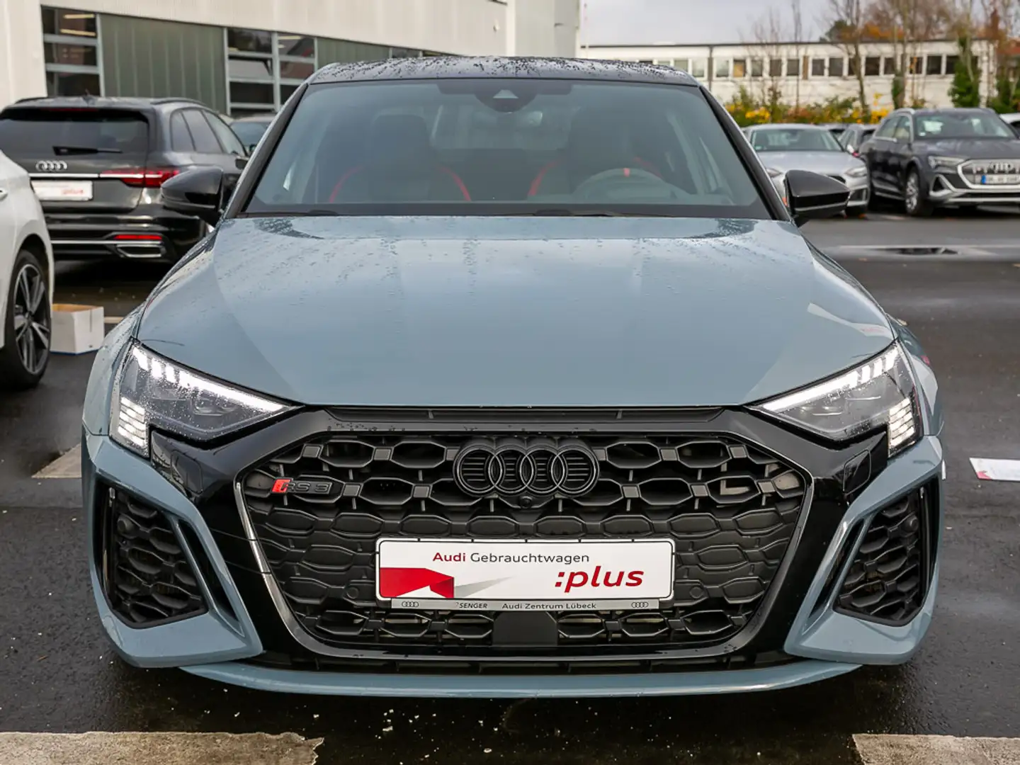 Audi RS3 Limo S tronic Pano 290km/h Matrix HuD Grau - 2