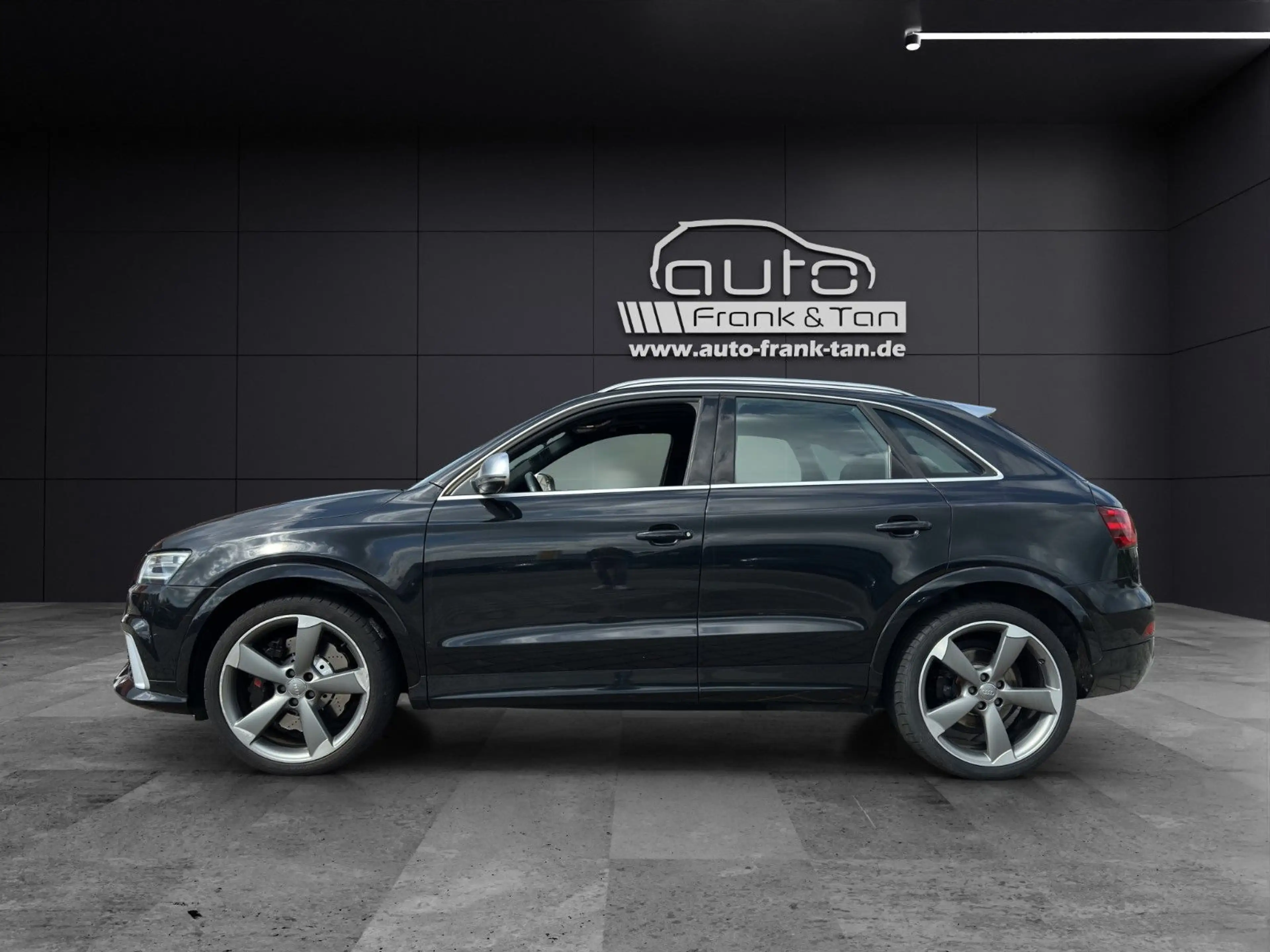 Audi RS Q3 2.5 TFSI quattro *Carbon*Bose*Pano*Naviplus — photo 3