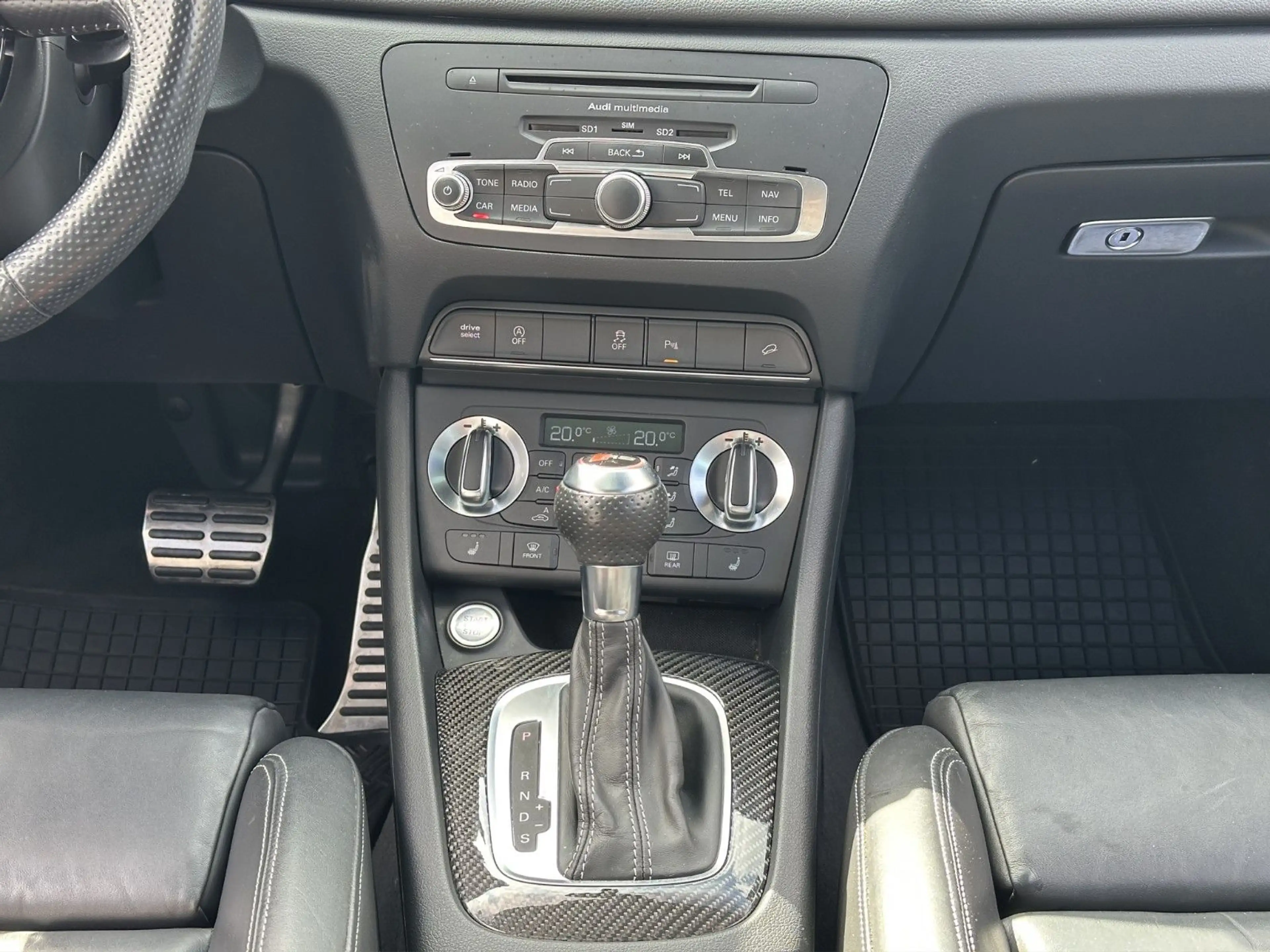 Audi RS Q3 2.5 TFSI quattro *Carbon*Bose*Pano*Naviplus — photo 14