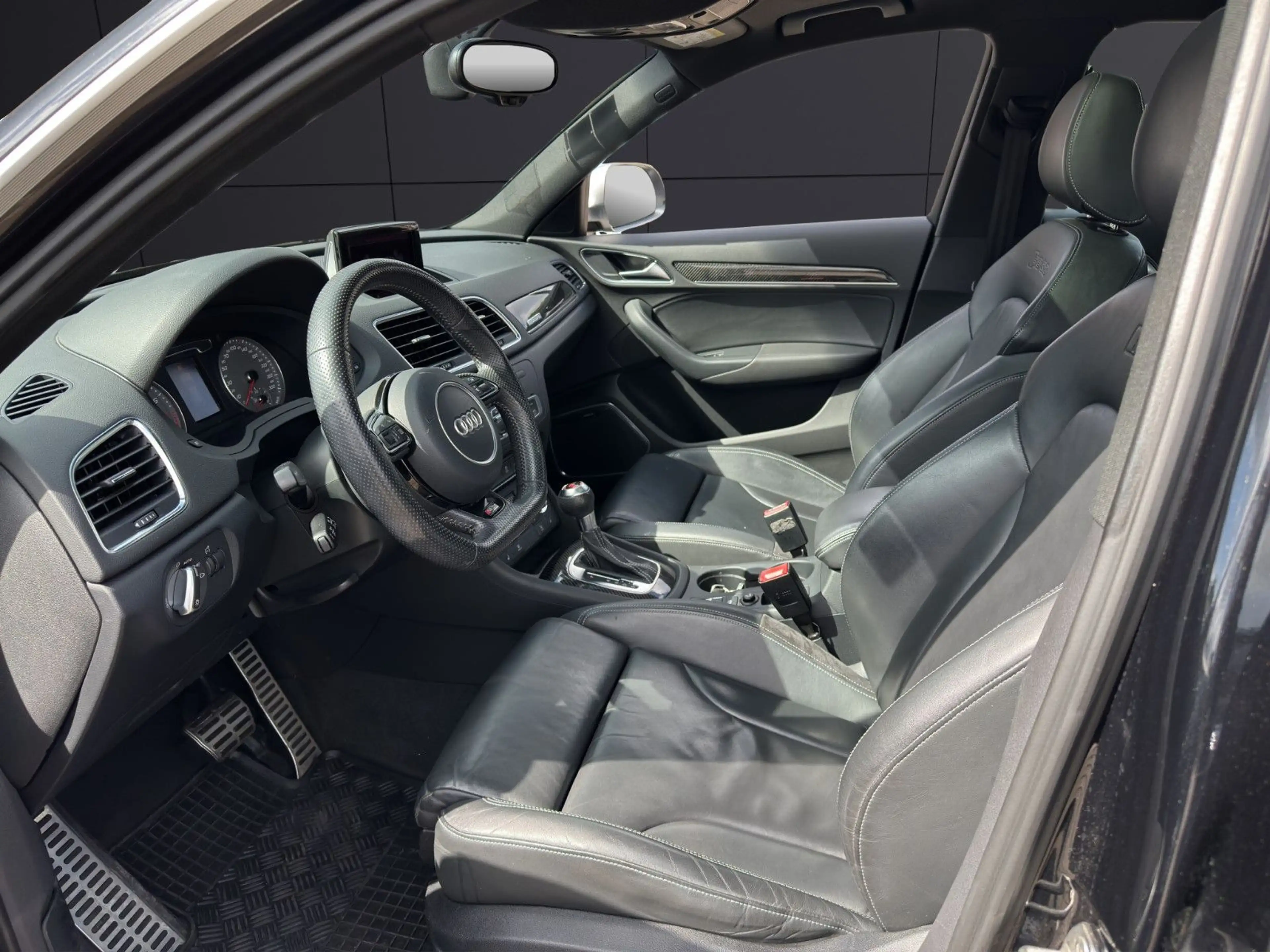 Audi RS Q3 2.5 TFSI quattro *Carbon*Bose*Pano*Naviplus — photo 9