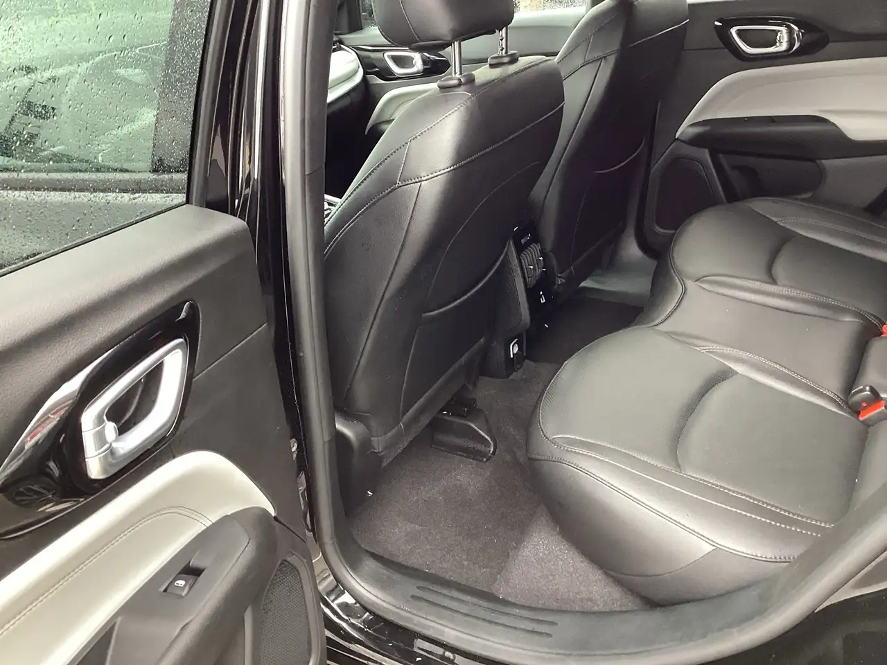 Jeep Compass photo Jeep Compass