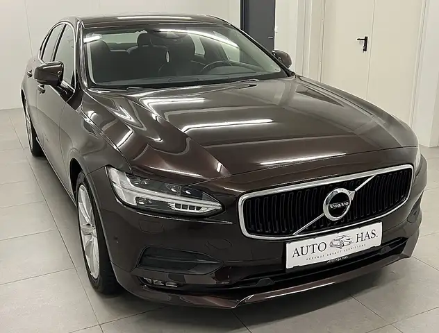 Volvo S90 D4 Momentum Geartronic *AHK*CarPlay*4-Zonen-Klima*