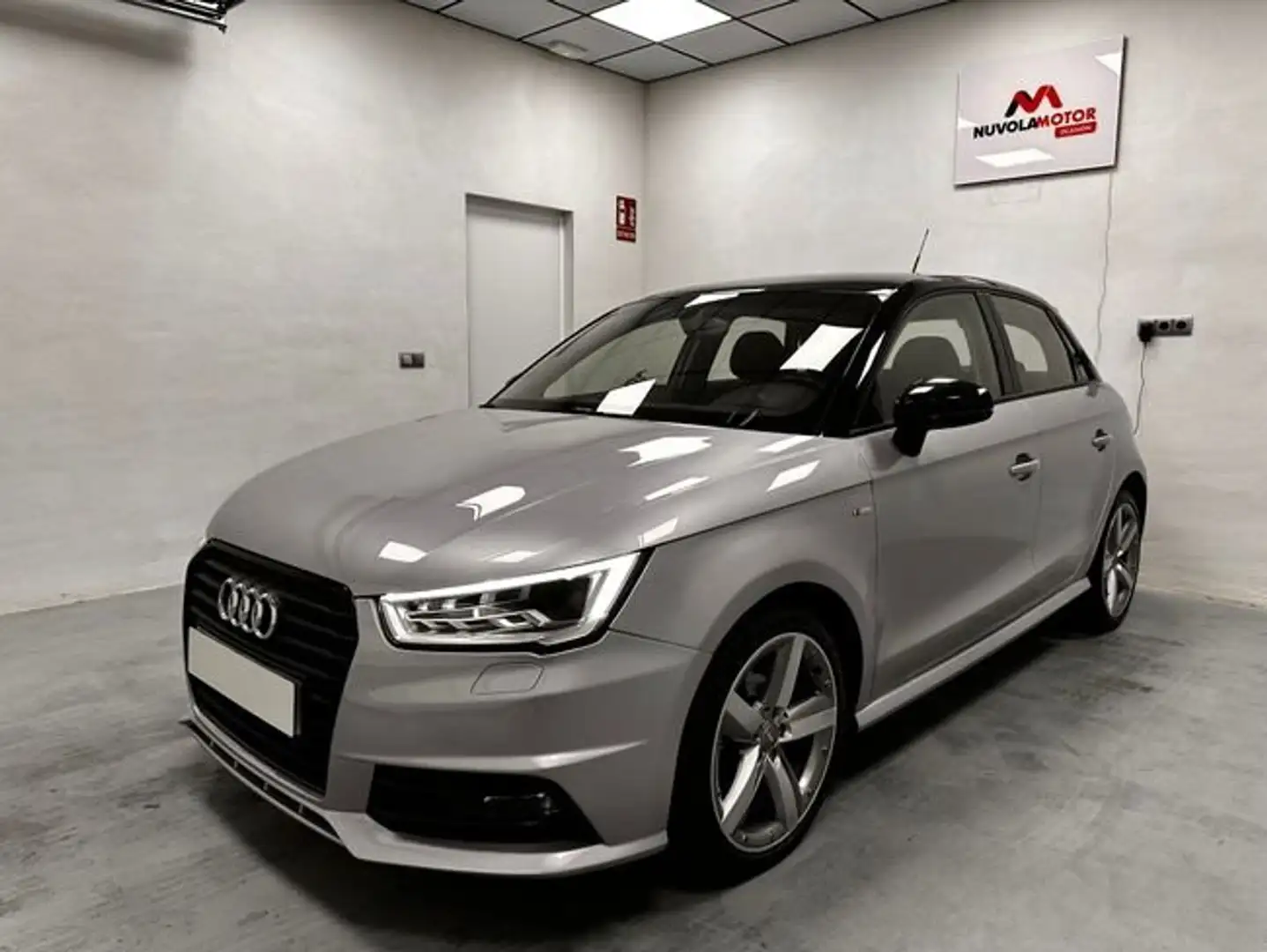 Audi A1 Sportback 1.4TDI ultra Adrenalin Grey - 1