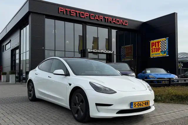 Tesla Model 3 Standard RWD Plus 60 kWh, Facelift, Trekhaak, Auto