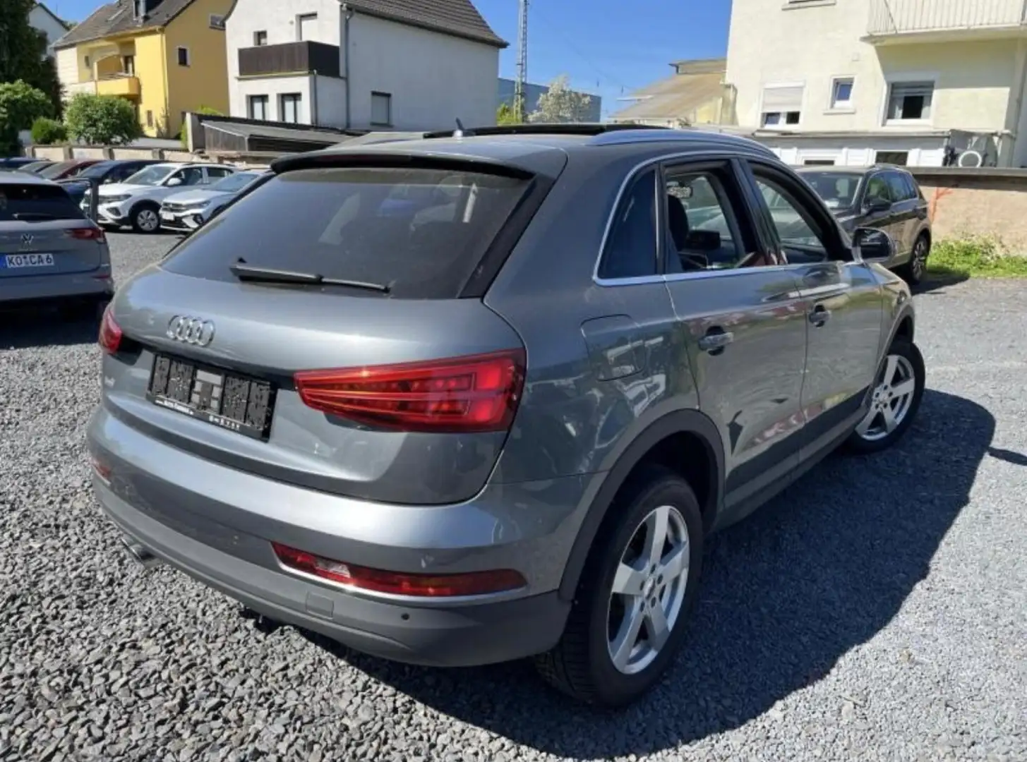 Audi Q3 2,0  TFSI,XENON, PDC, NAVI, PANORAMA, ALU Grau - 2