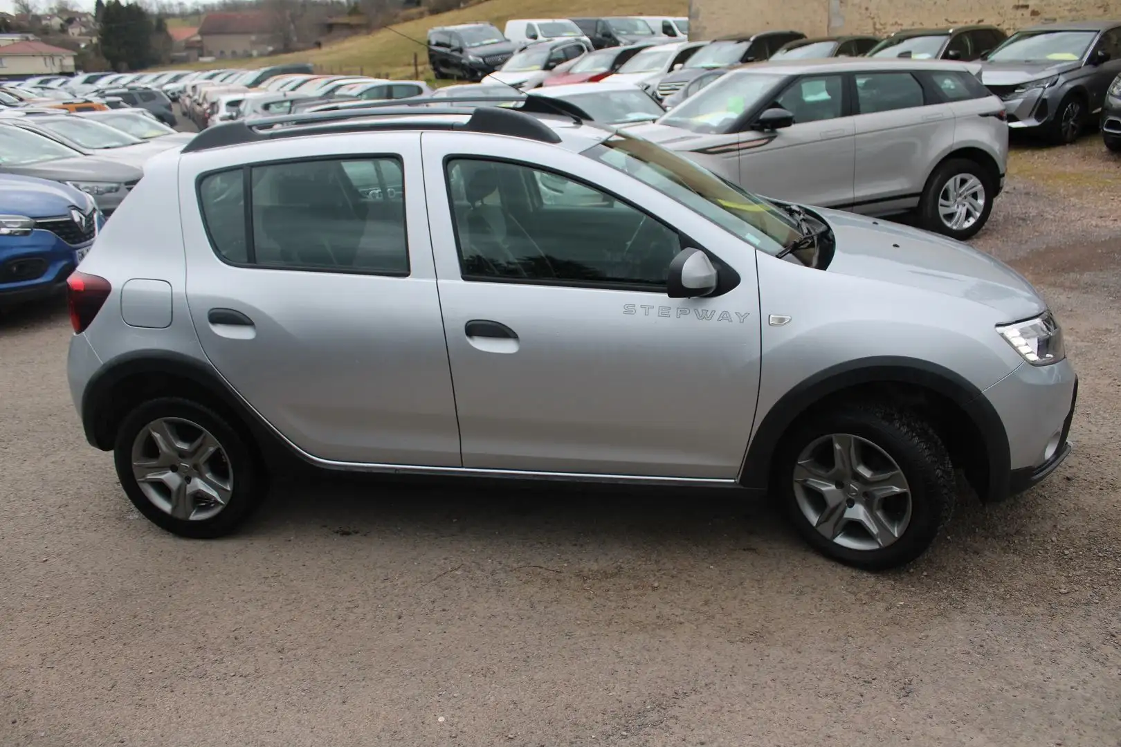 Dacia Sandero STEPWAY 95 CV 1L5 BLUEDCI CAMÉRA GPS RÉGULATEUR BL Gris - 2