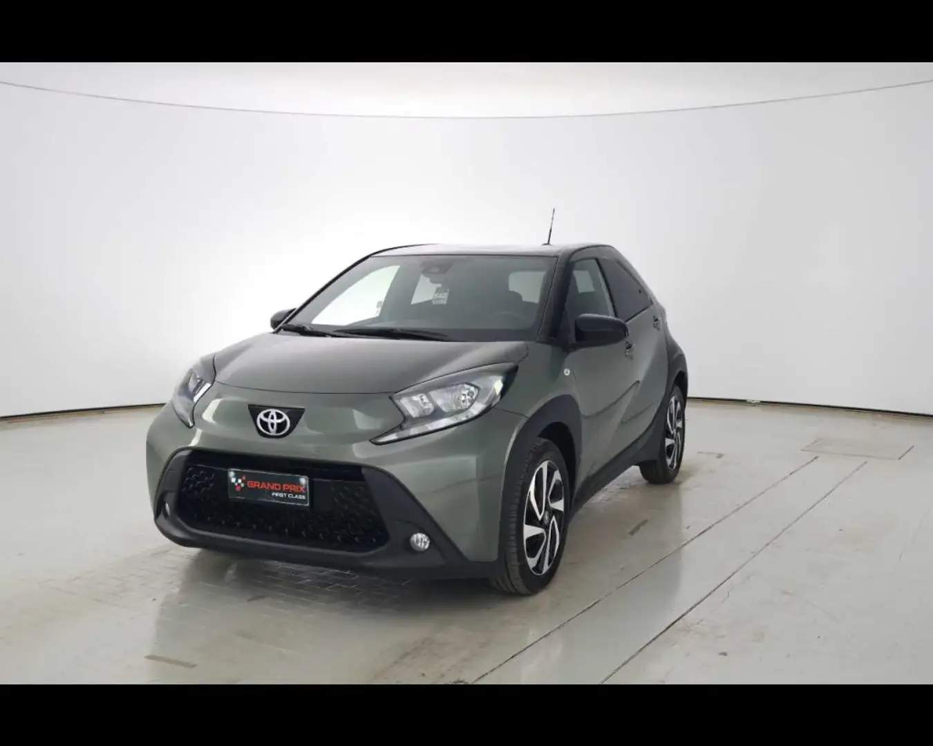 Toyota Aygo X 1.0 VVT-i 72 CV 5 porte Trend Verde - 1