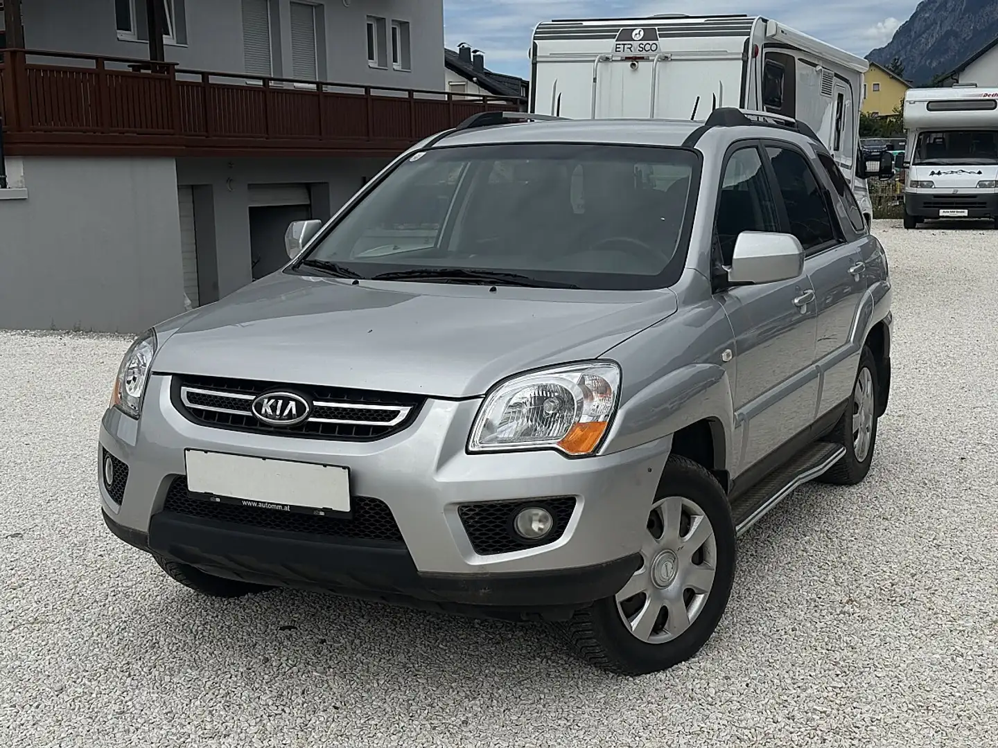 Kia Sportage Active 2,0 DOHC 4WD Grau - 1