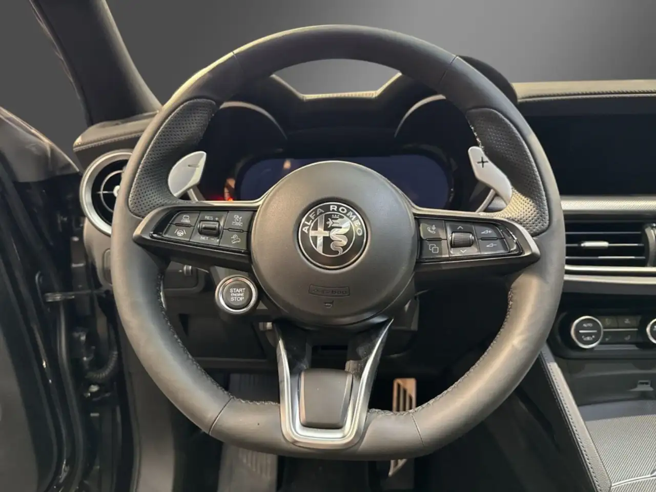 Alfa Romeo Stelvio 2025 — фото 13