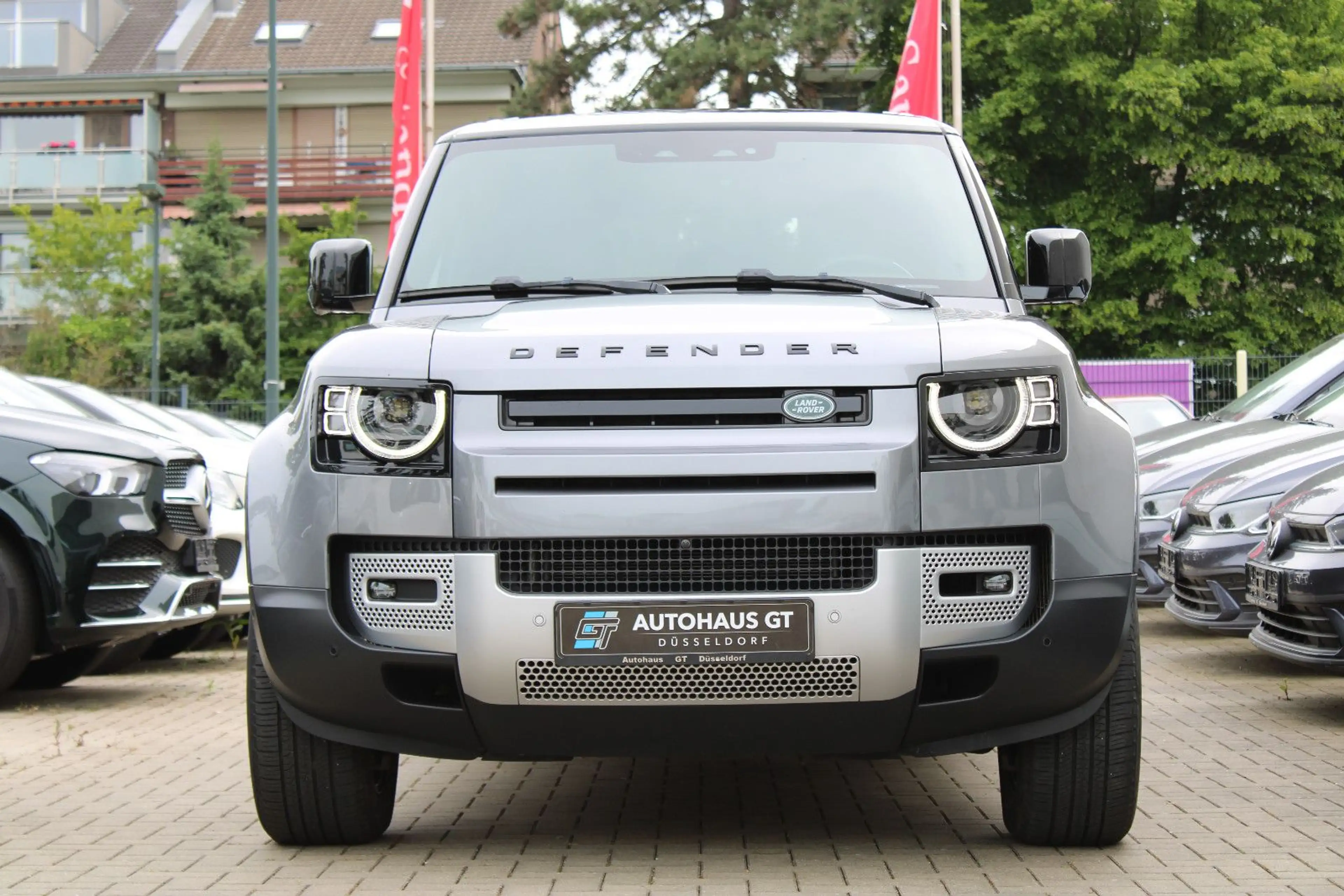 Land Rover Defender 110 D300 HSE/Black Edit/Vollausstattung — photo 10