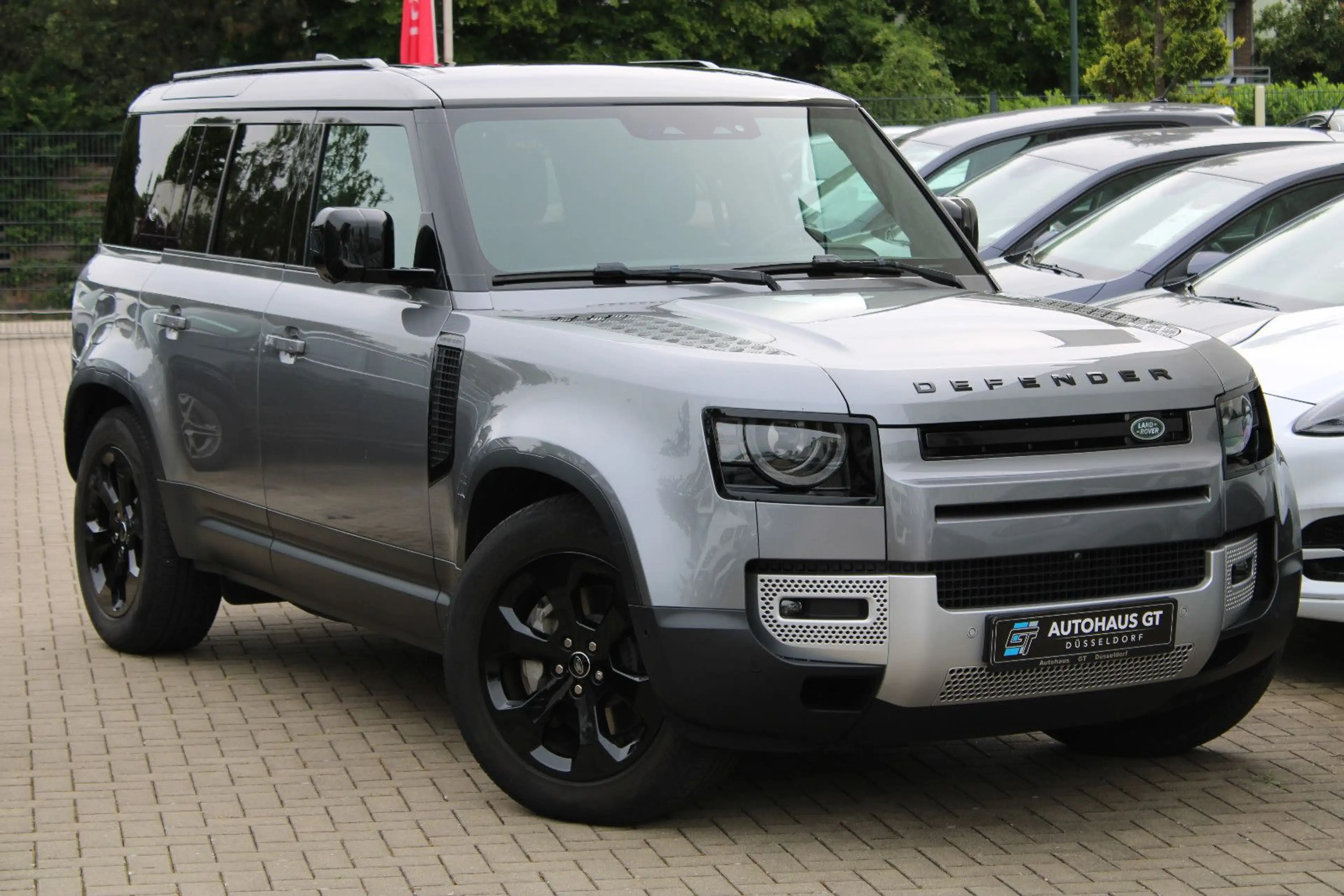 Land Rover Defender 110 D300 HSE/Black Edit/Vollausstattung — photo 3